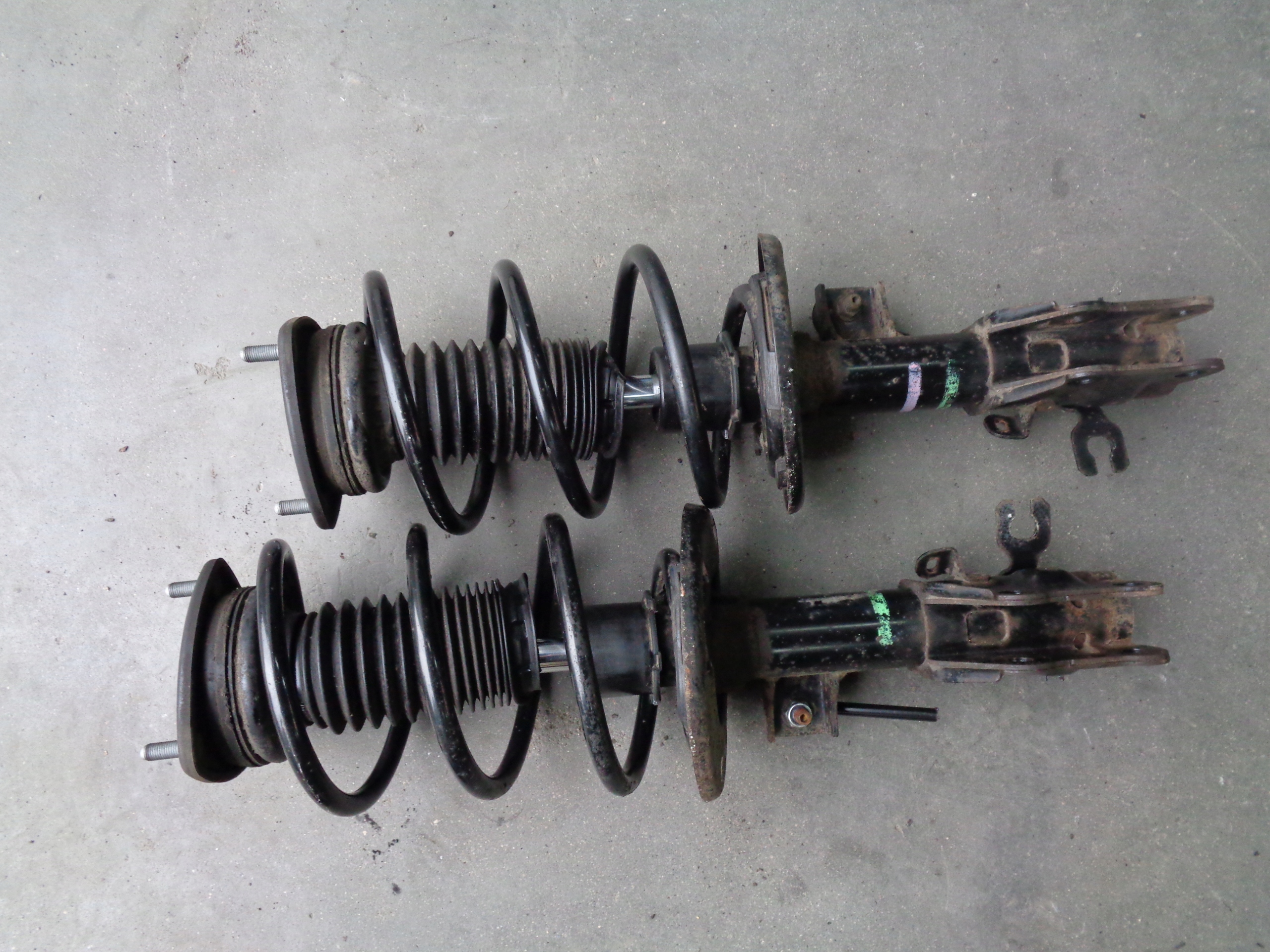 shock absorber front right left 2.2 D MAZDA 3 III BM