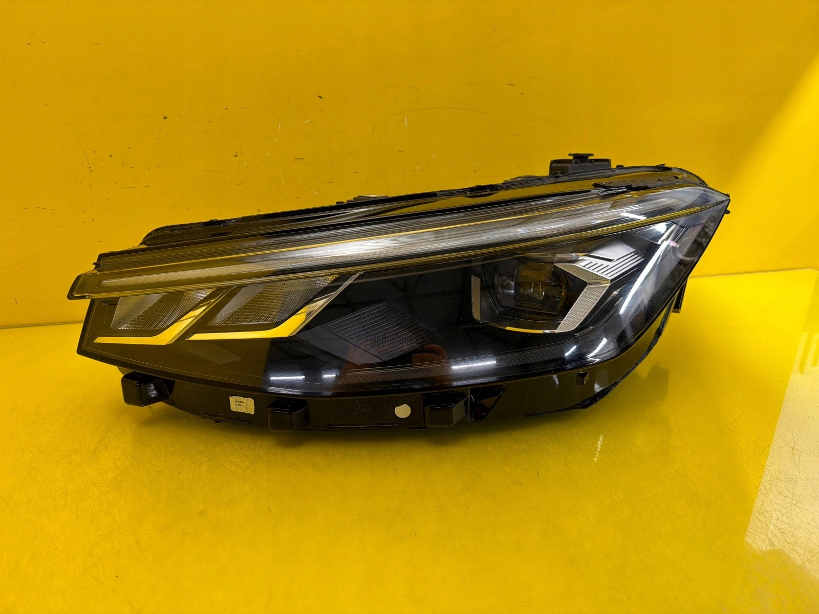 light left VW Passat B9 2023- Full Led 3J1941005