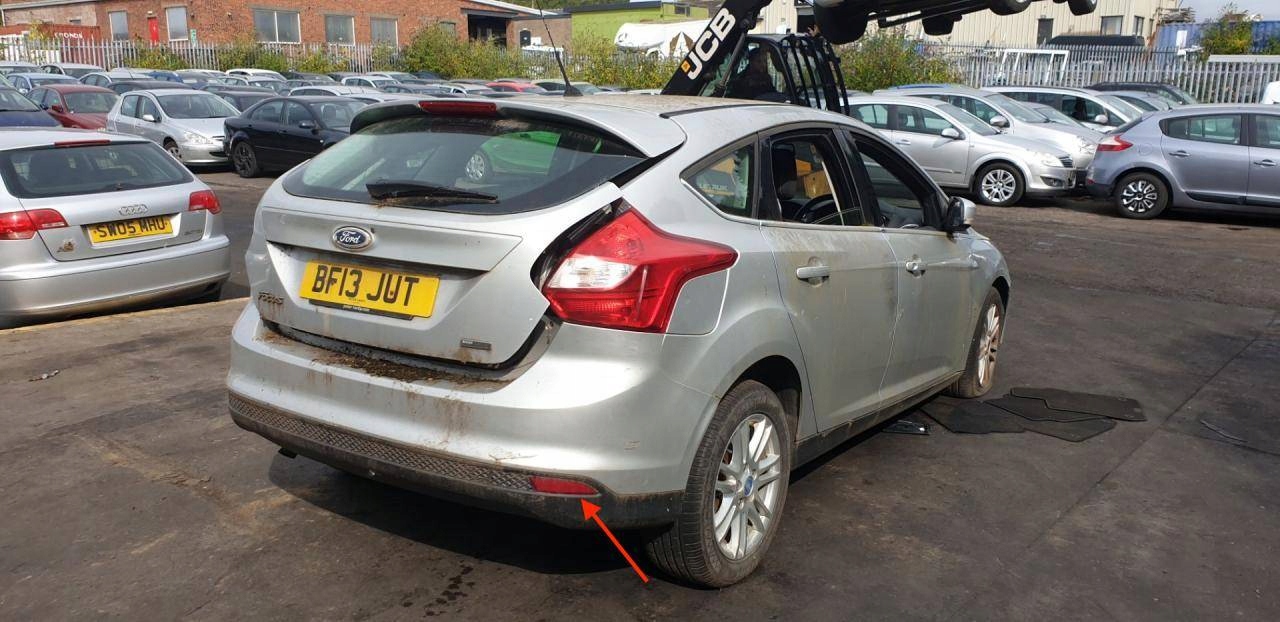 Odblask right side Ford Focus 3 2013 8M51-515B0-AE