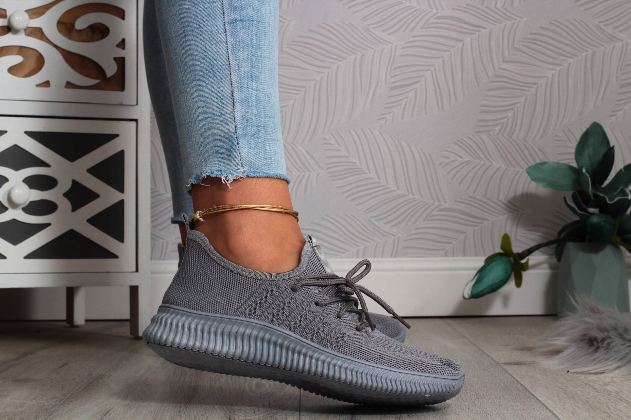 BUTY DAMSKIE SPORTOWE OBUWIE WSUWANE Rozmiar 41