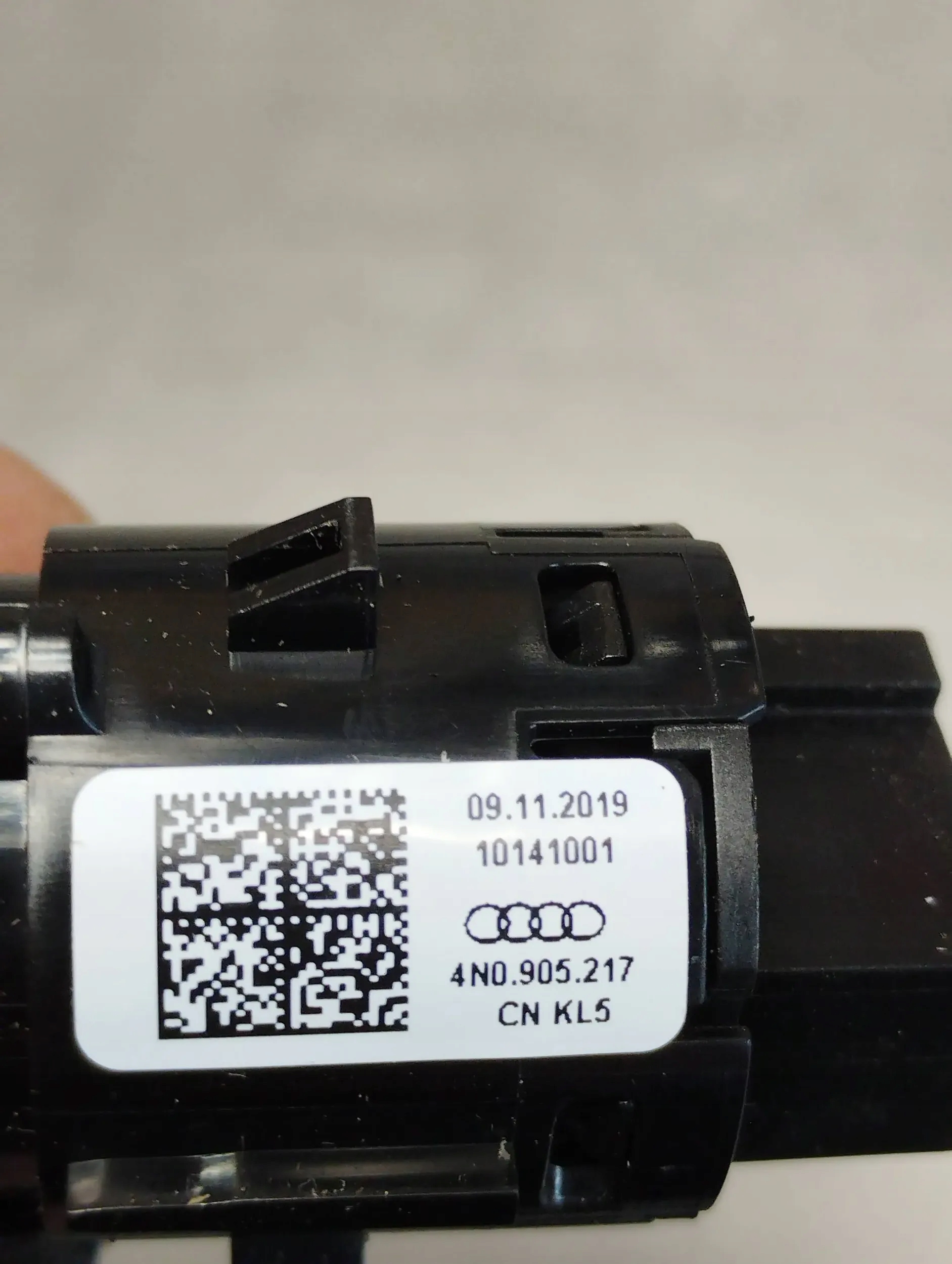 Audi Q3 F3 83A switch START STOP 4N0905217