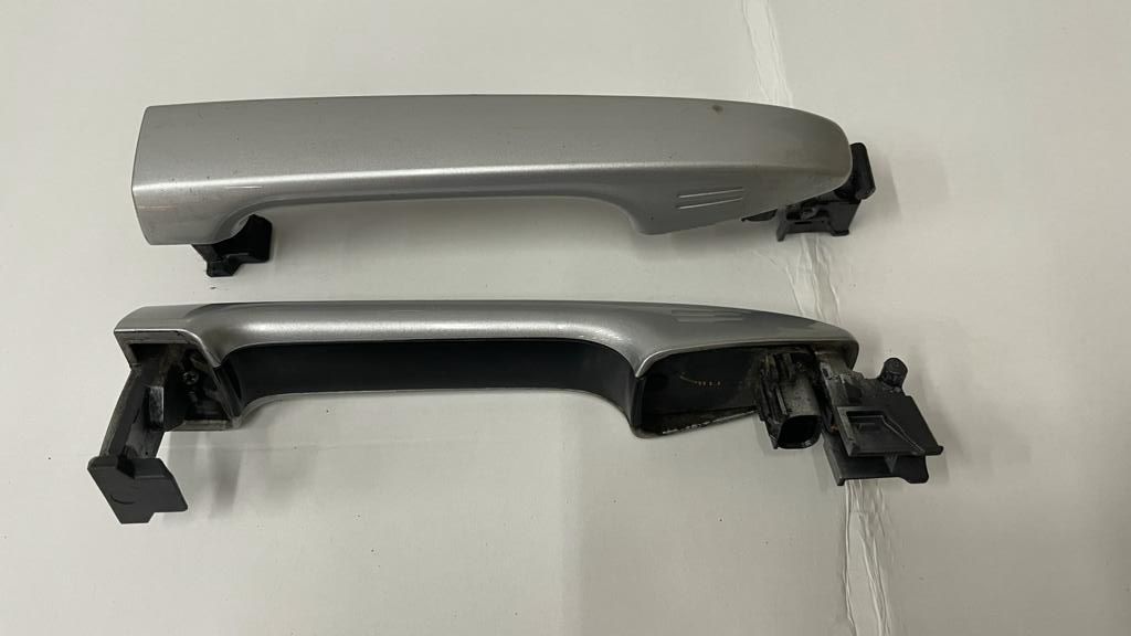 TOYOTA AVENSIS T29 15- РУЧКА КЛЮЧА ПЕРЕДf7