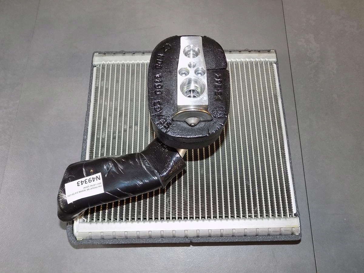 VW PASSAT B8 radiator valve ROZPREZNY 5Q0816679B