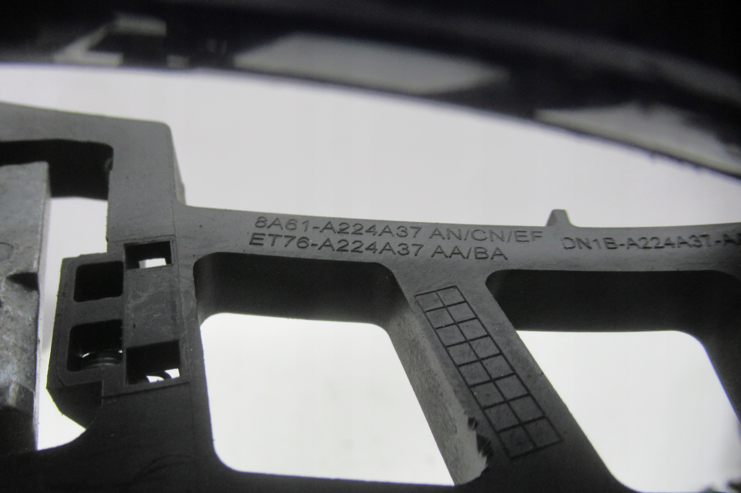 FORD FIESTA MK7 15R handle left rear part 8A61-A224A37