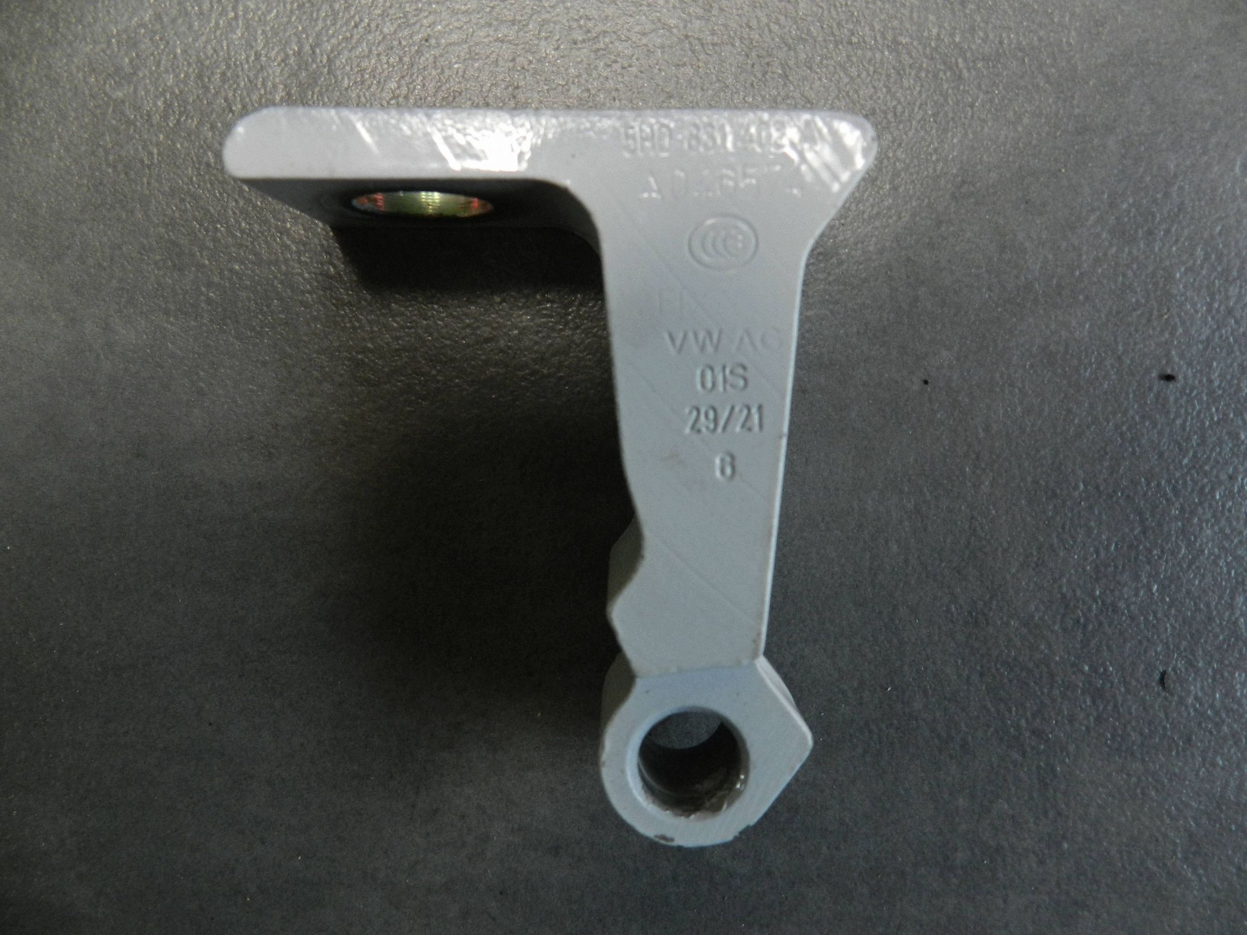 Volkswagen Golf VIII hinge upper right front 5H0831402A N58576