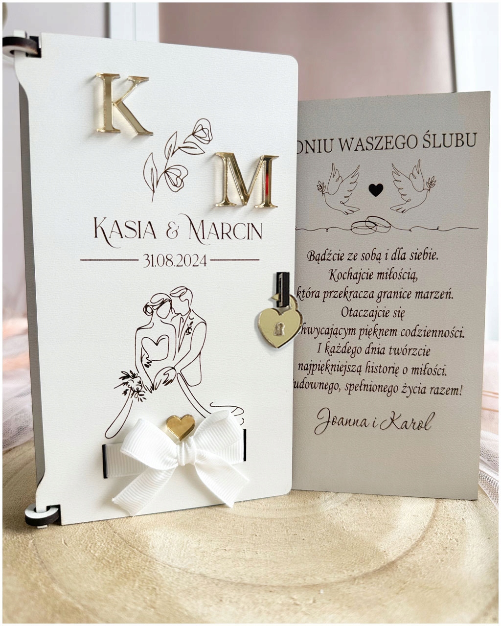 Pudełko na pieniądze Pamiątka ŚLUB WESELE drewniane życzenia PREZENT GRAWER Materiał wykonania drewno