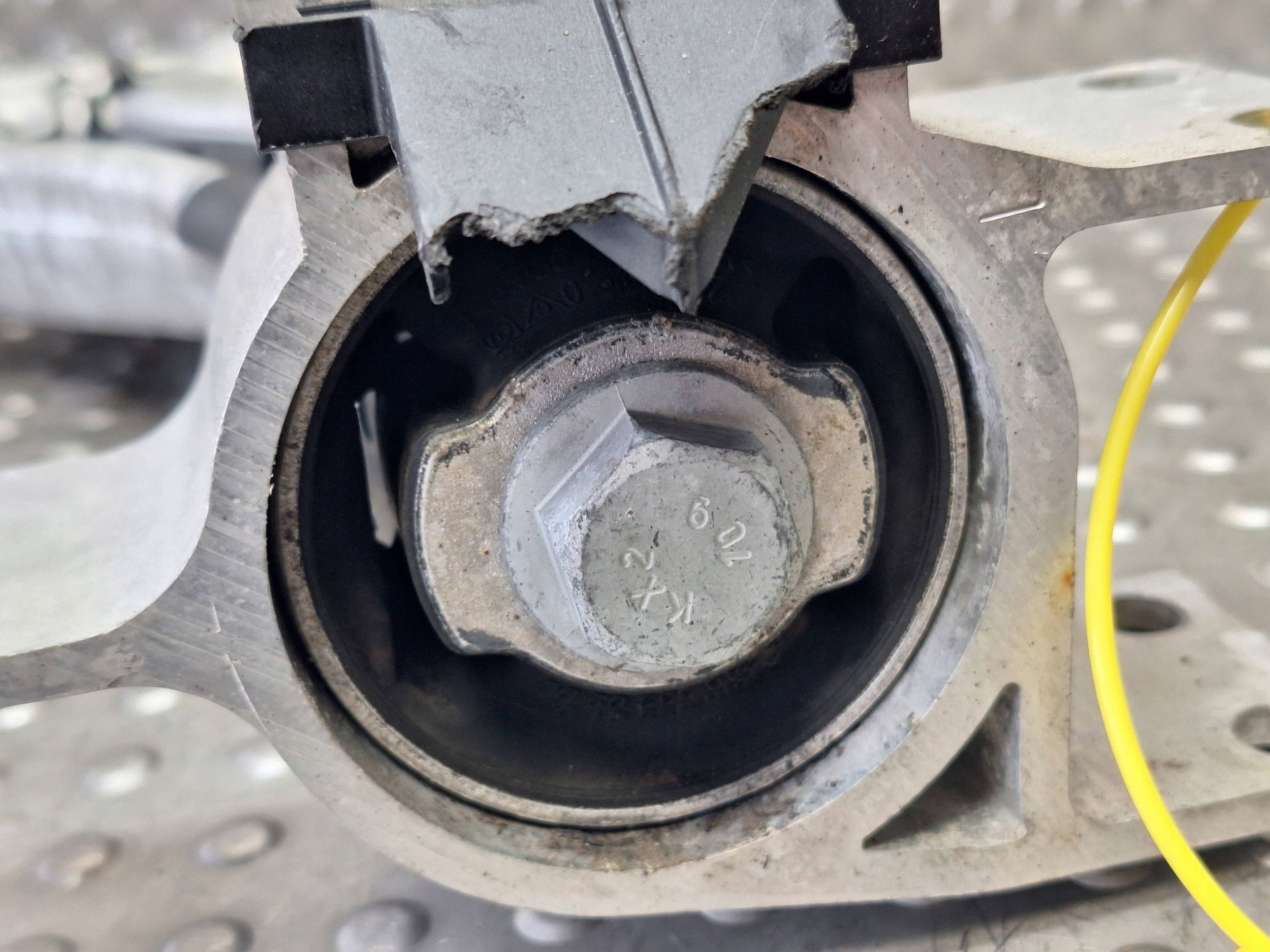 arm left front INFINITI Q30 15-19