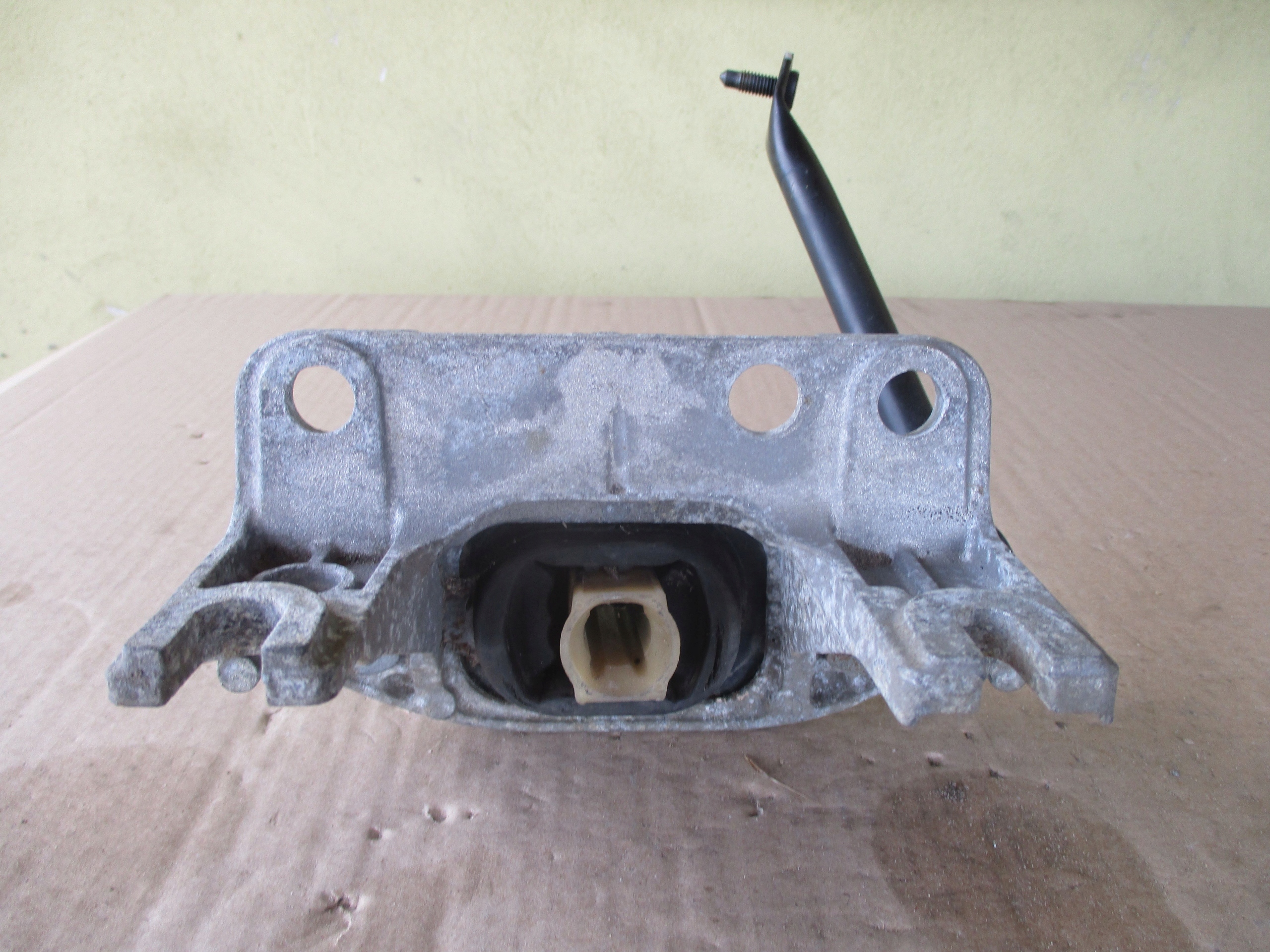 лапа подушка Двигателя 112127847R TWINGO III