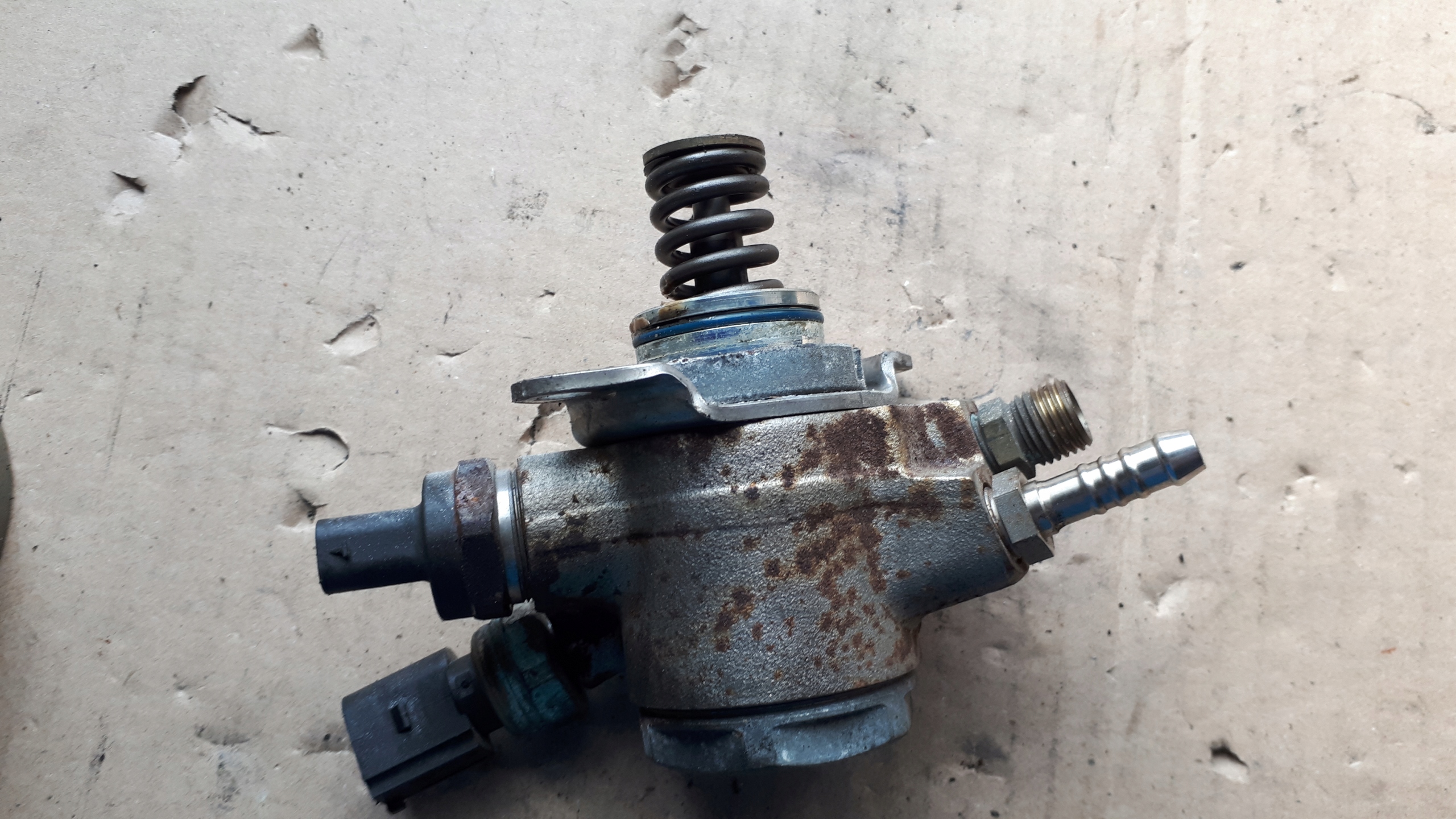 A6 C7g НАСОС PALIWA7l127026j 3.0 TFSI S4 B8