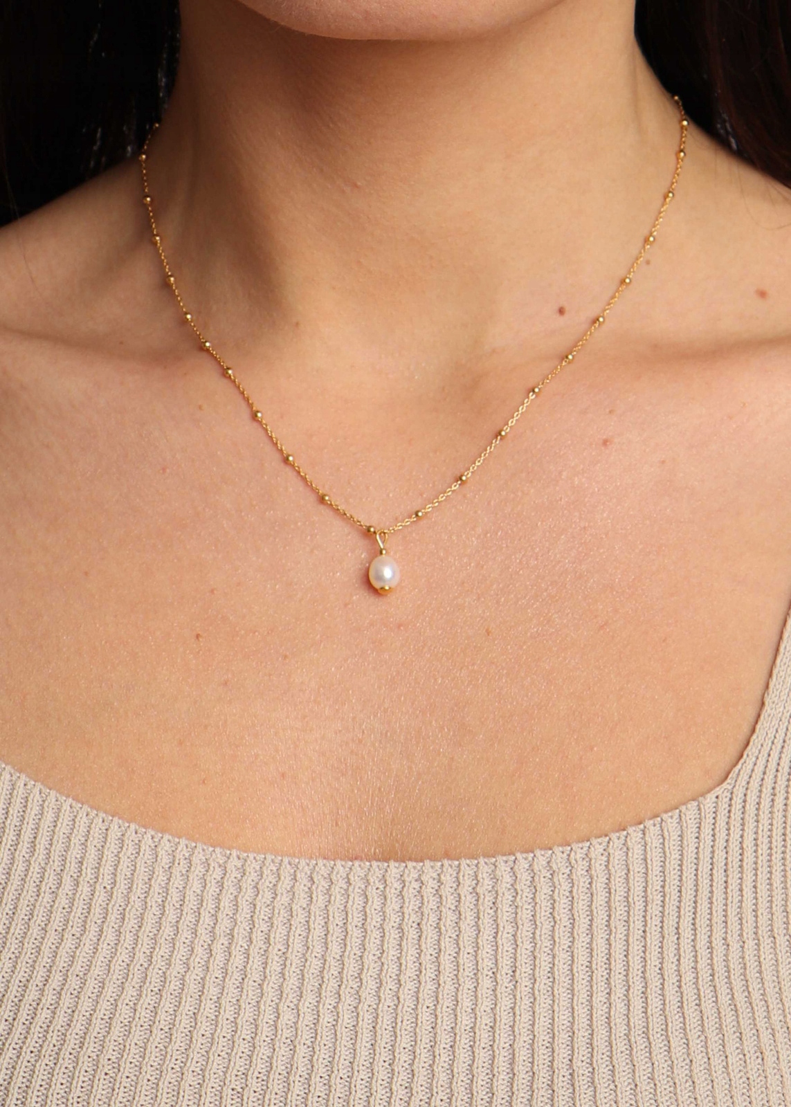 Řetízek s přívěskem Perla