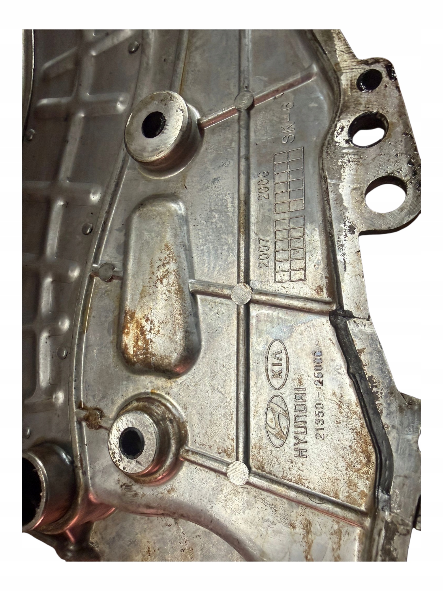 Couvercle carter distribution KIA CARENS 2.0 16V 21350-25000