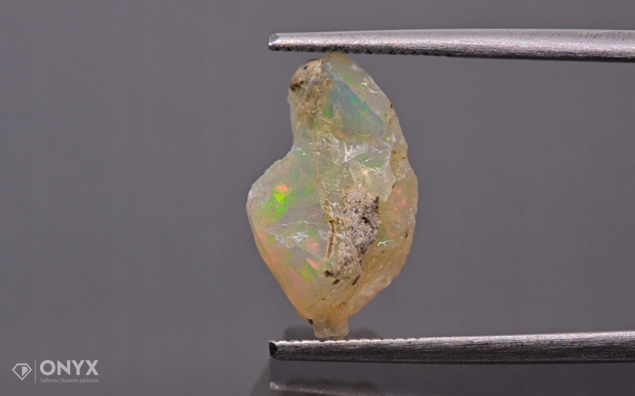 Opal z Etiopie hrudky 14,5x8 mm
