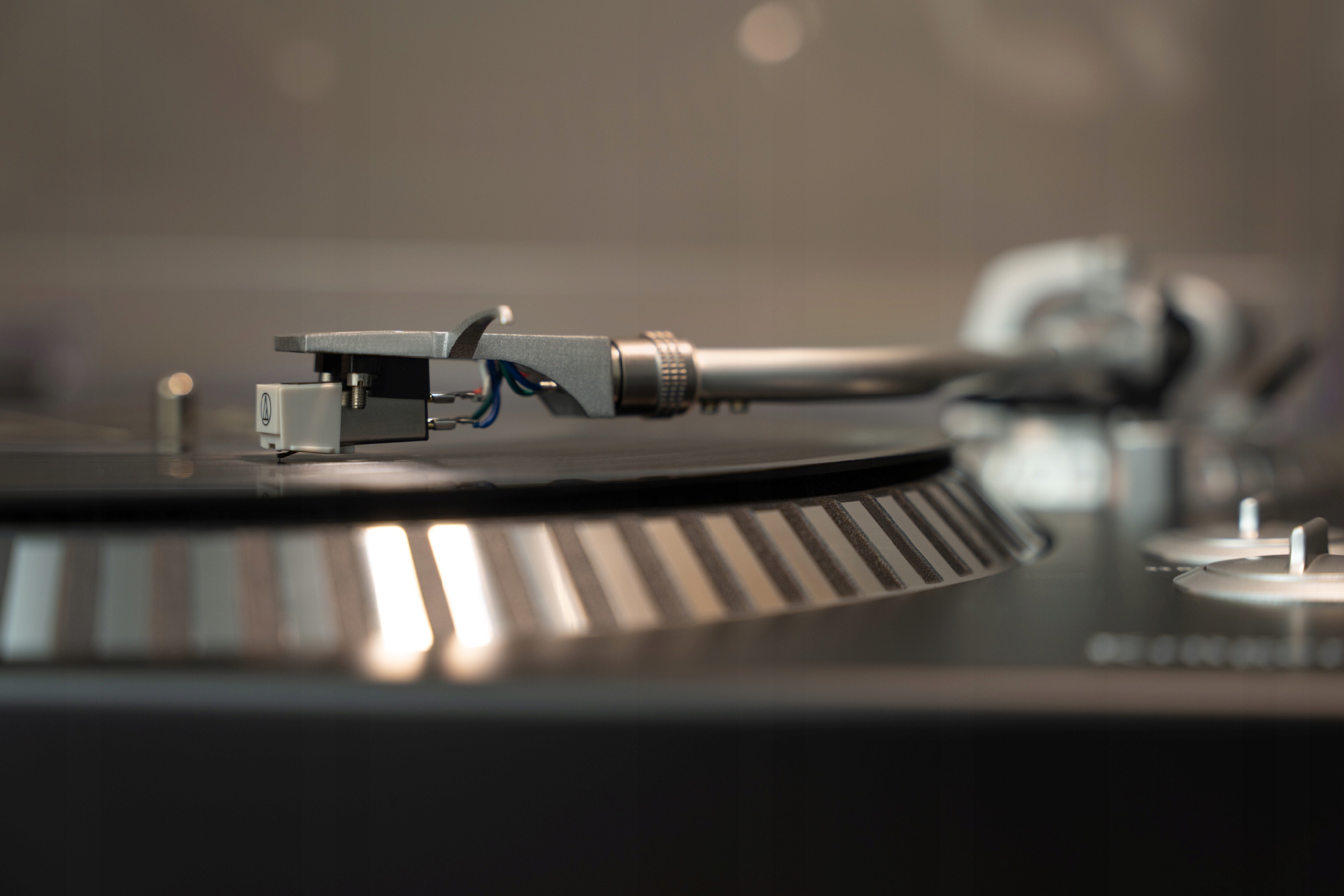 Gramofon Kruger&Matz nagrywanie USB RCA igła OUTLET Szerokość produktu 42 cm