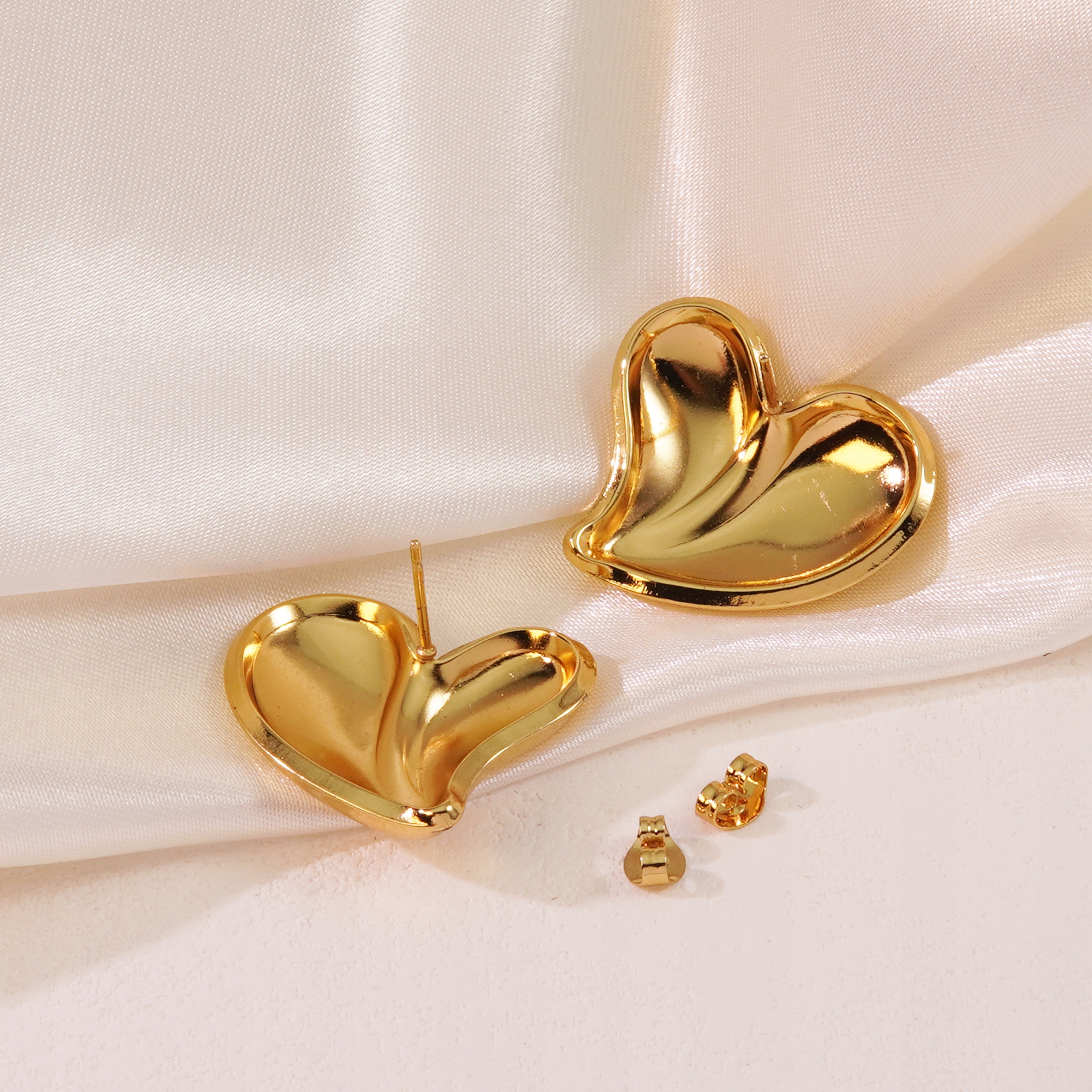 Kolczyki Sztyfty Kolor Złote Serce Serca Walentynki Stal Nierdzewna 28mm Kamień Bez kamienia