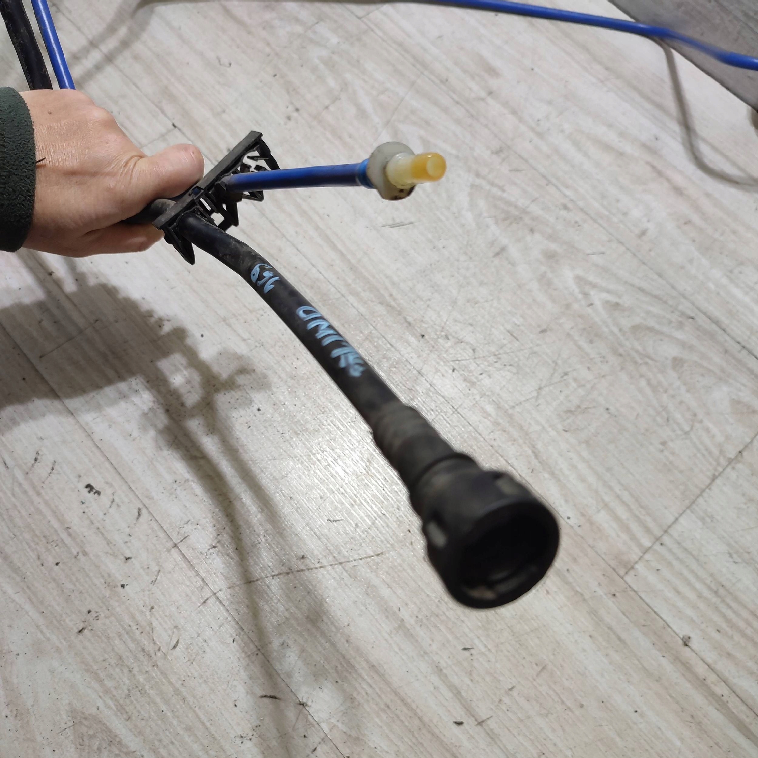 fuel line Opel Corsa F