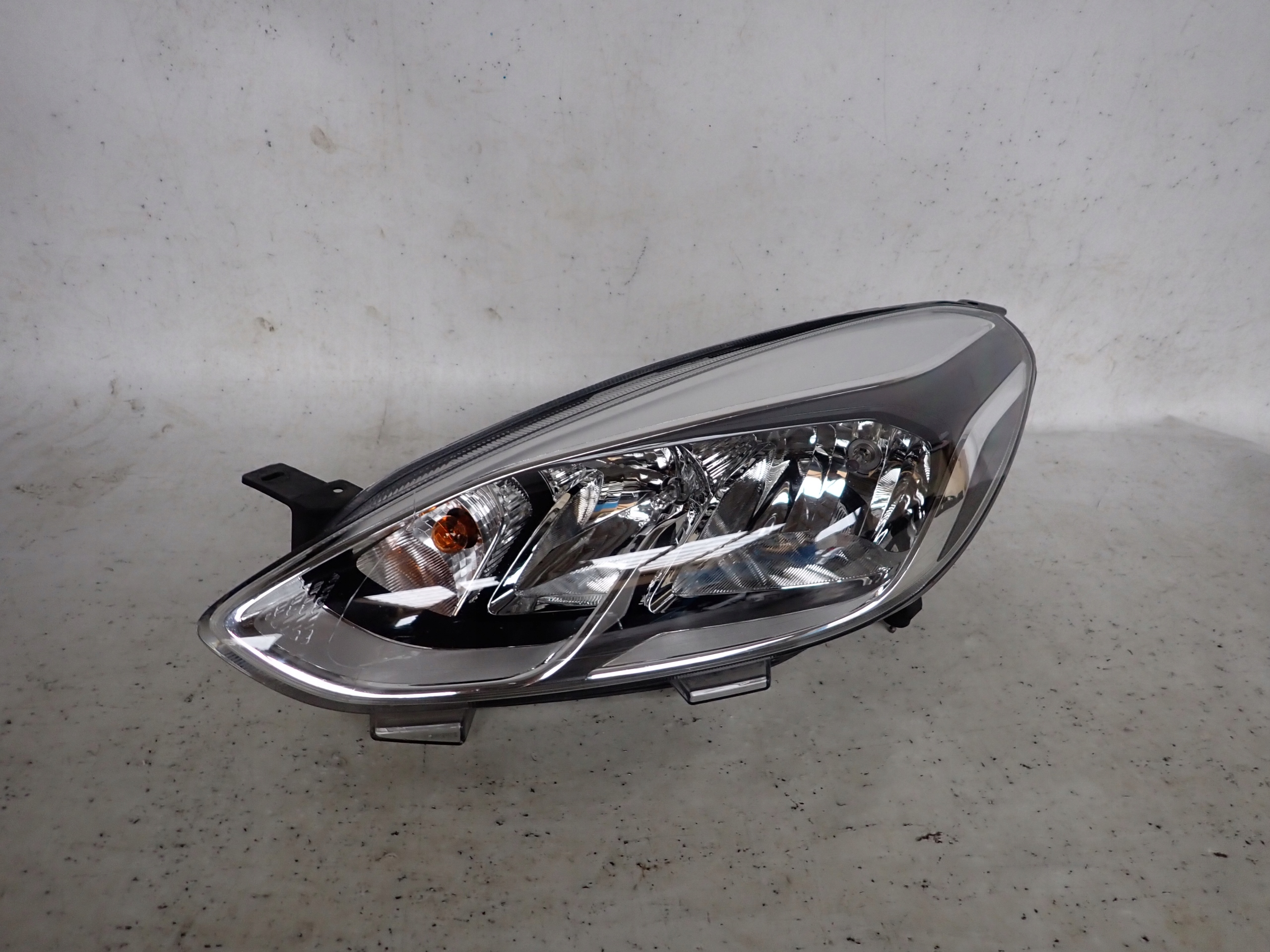 FORD FIESTA VIII 8 MK8 16-21 light front left