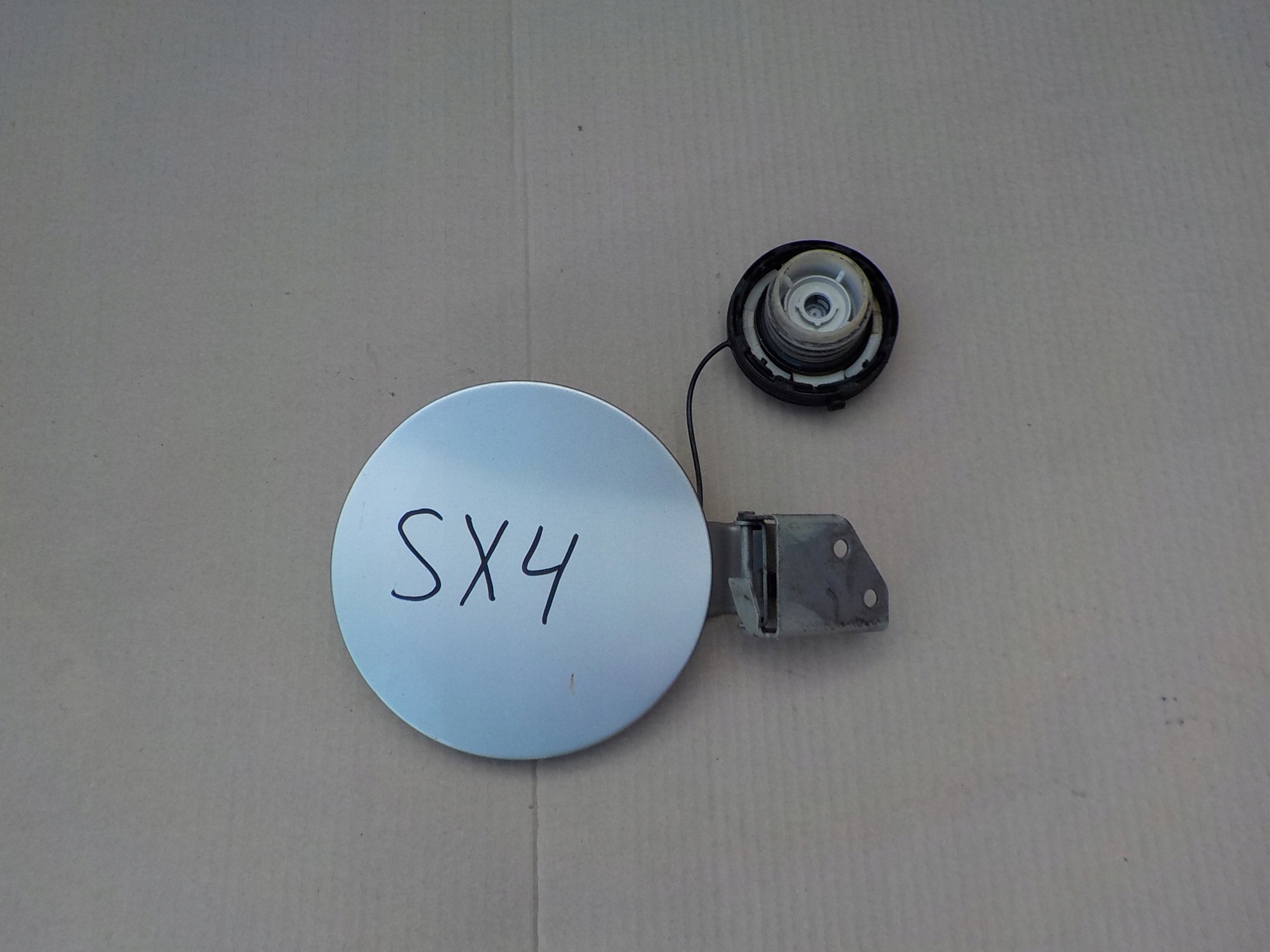 Volet trappe carburant Carburant suzuki sx4 2010r