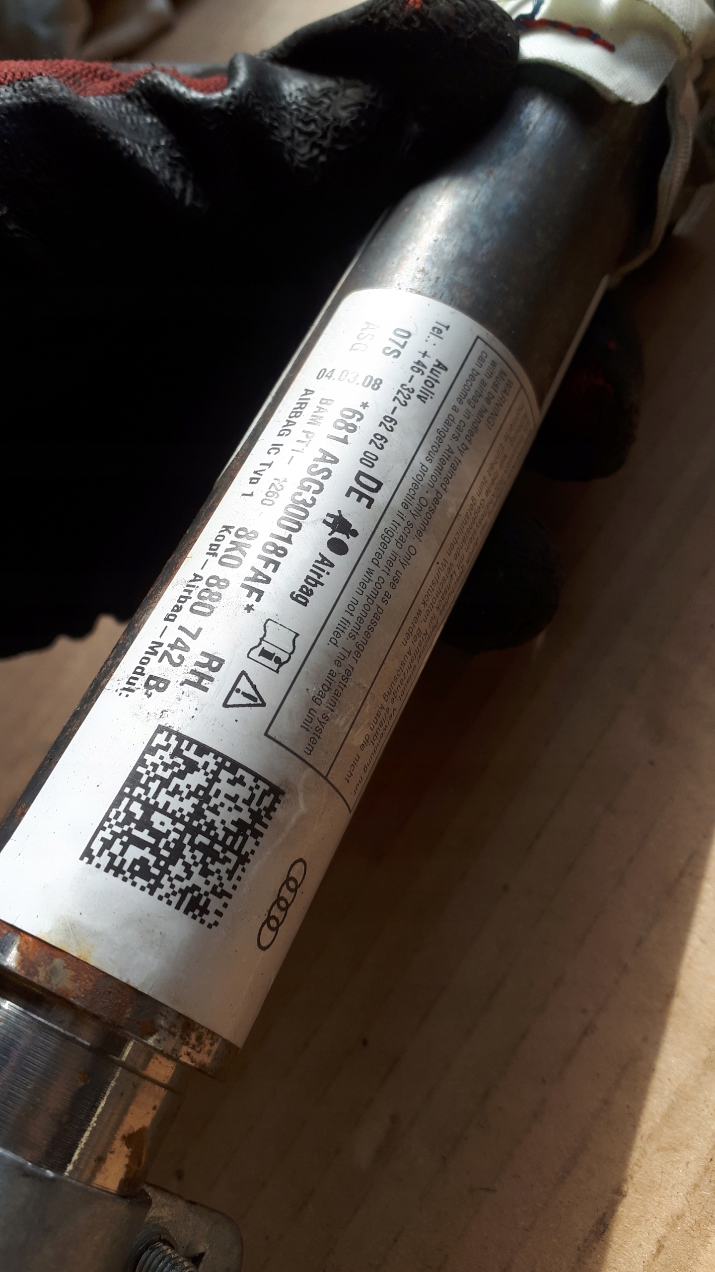пиропатрон подушки безопасности Audi OE 8K0880742B