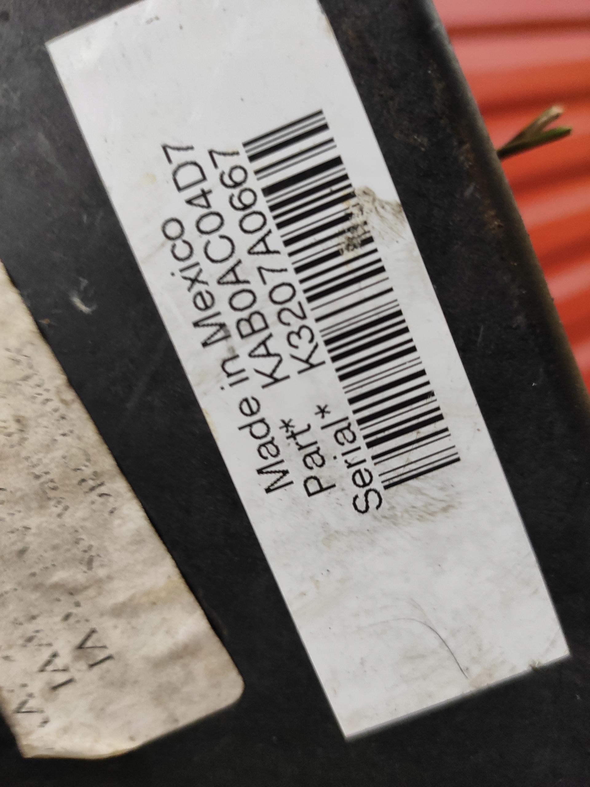 CHEROKEE LIBERTY KK 2.8 NITRO блок предохранителей 04692235AG