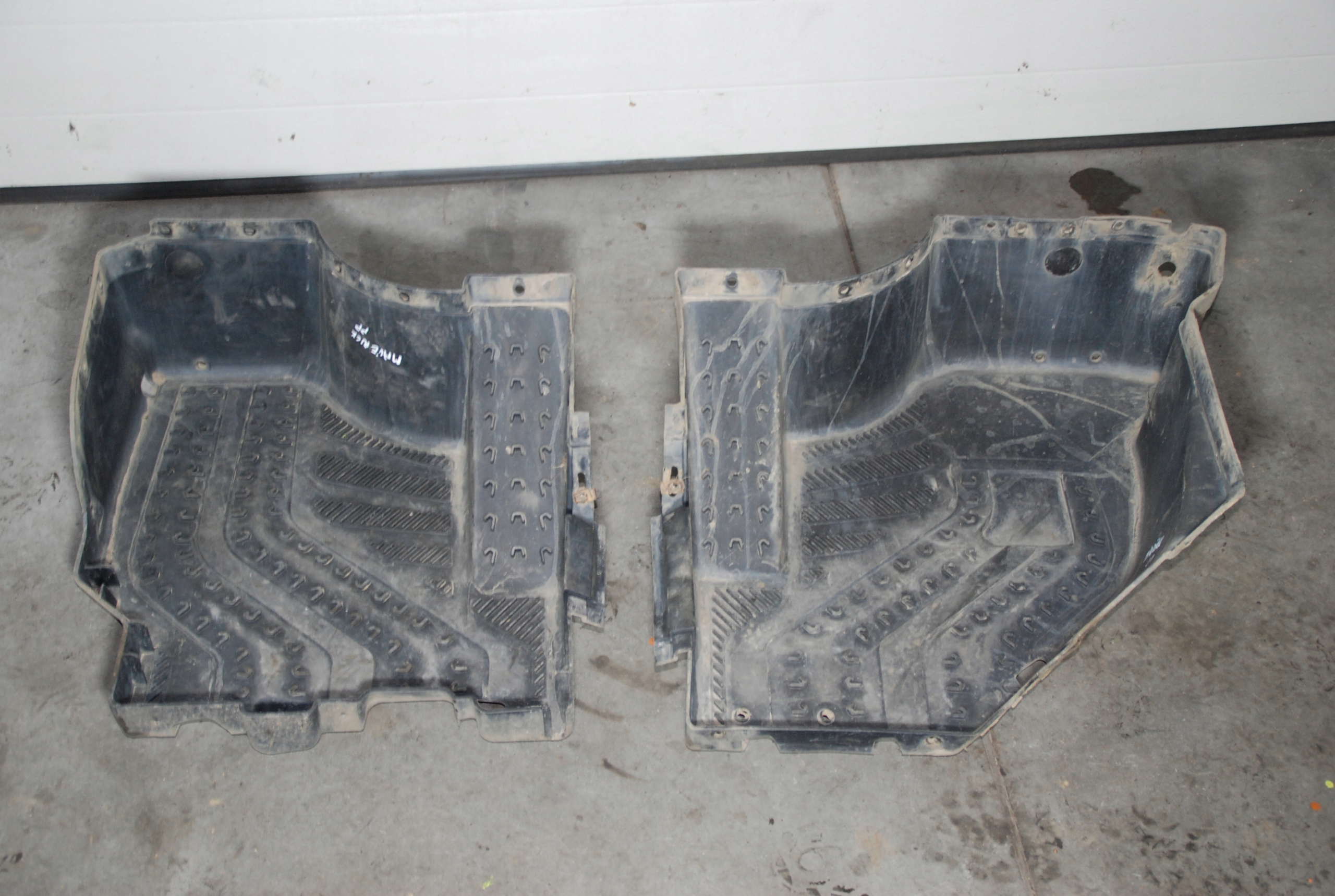 CAN AM MAVERICK COMMANDER PODLOGA WANNA