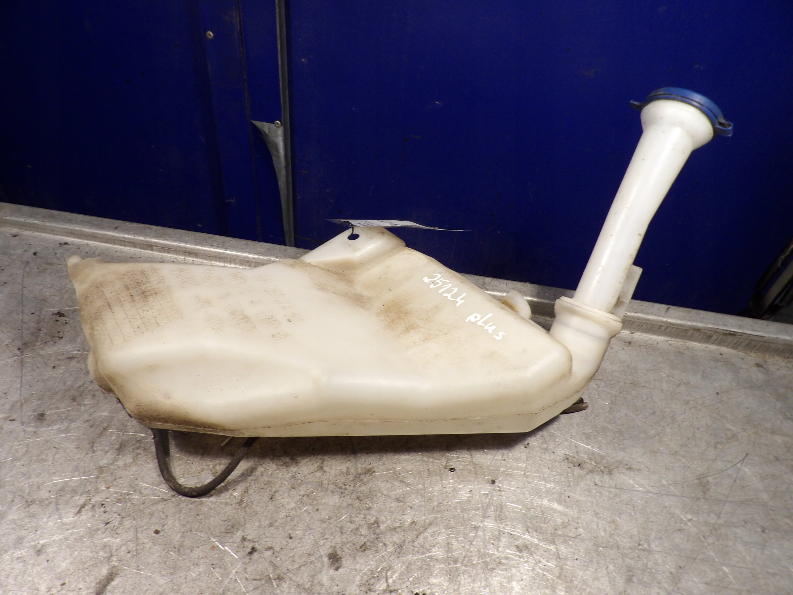 PEUGEOT 206+ BEHÄLTER SPRITZDÜSE 9628747480