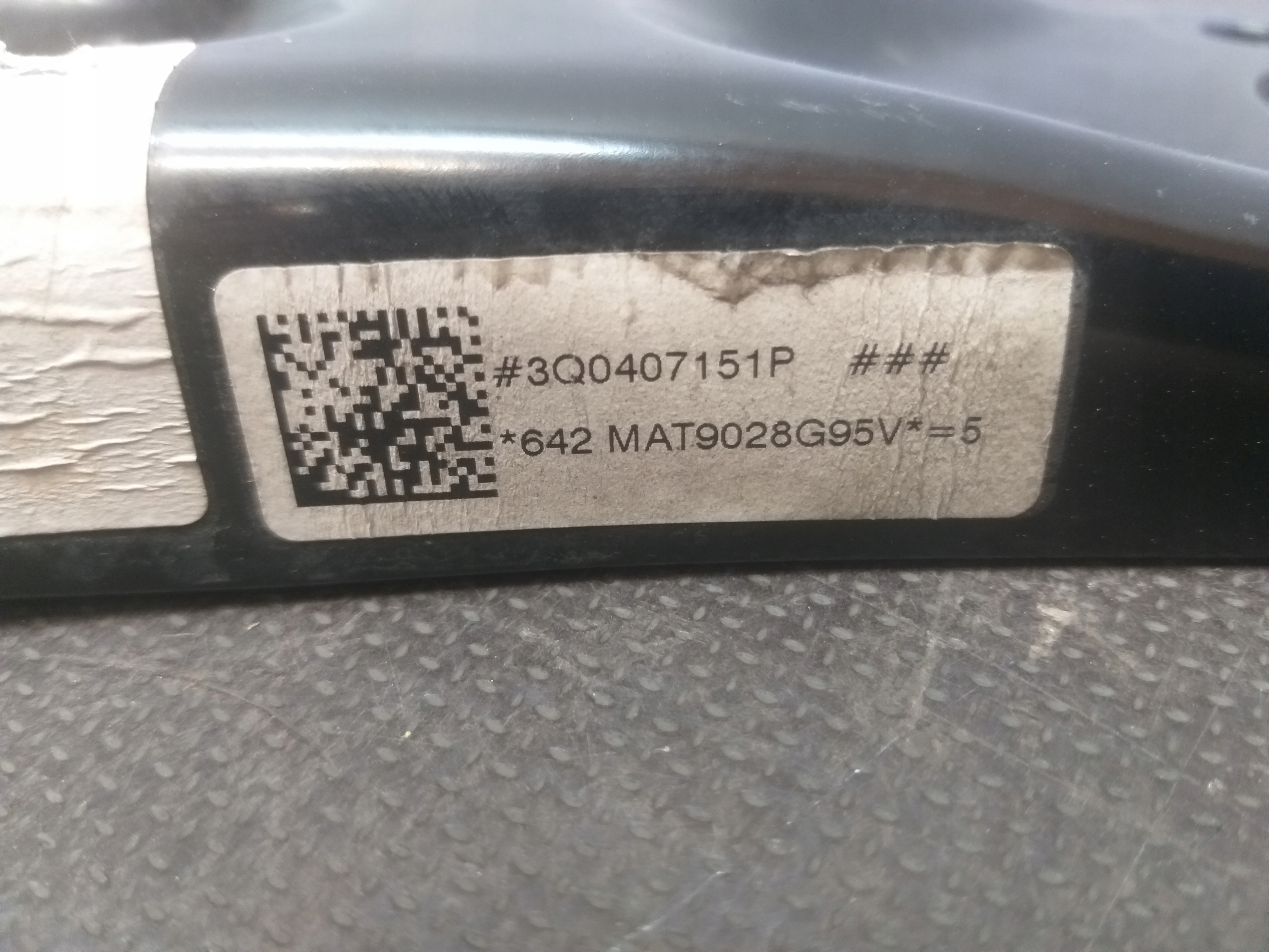 ARM LEFT FRONT VW SEAT SKODA AUDI 3Q0407151P