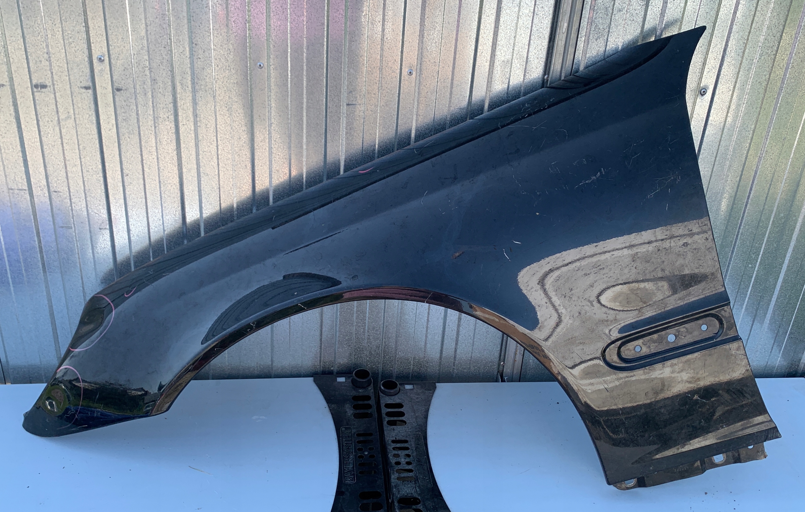 BŁOTNIK LEWY PRZÓD MERCEDES C-KLASA 203