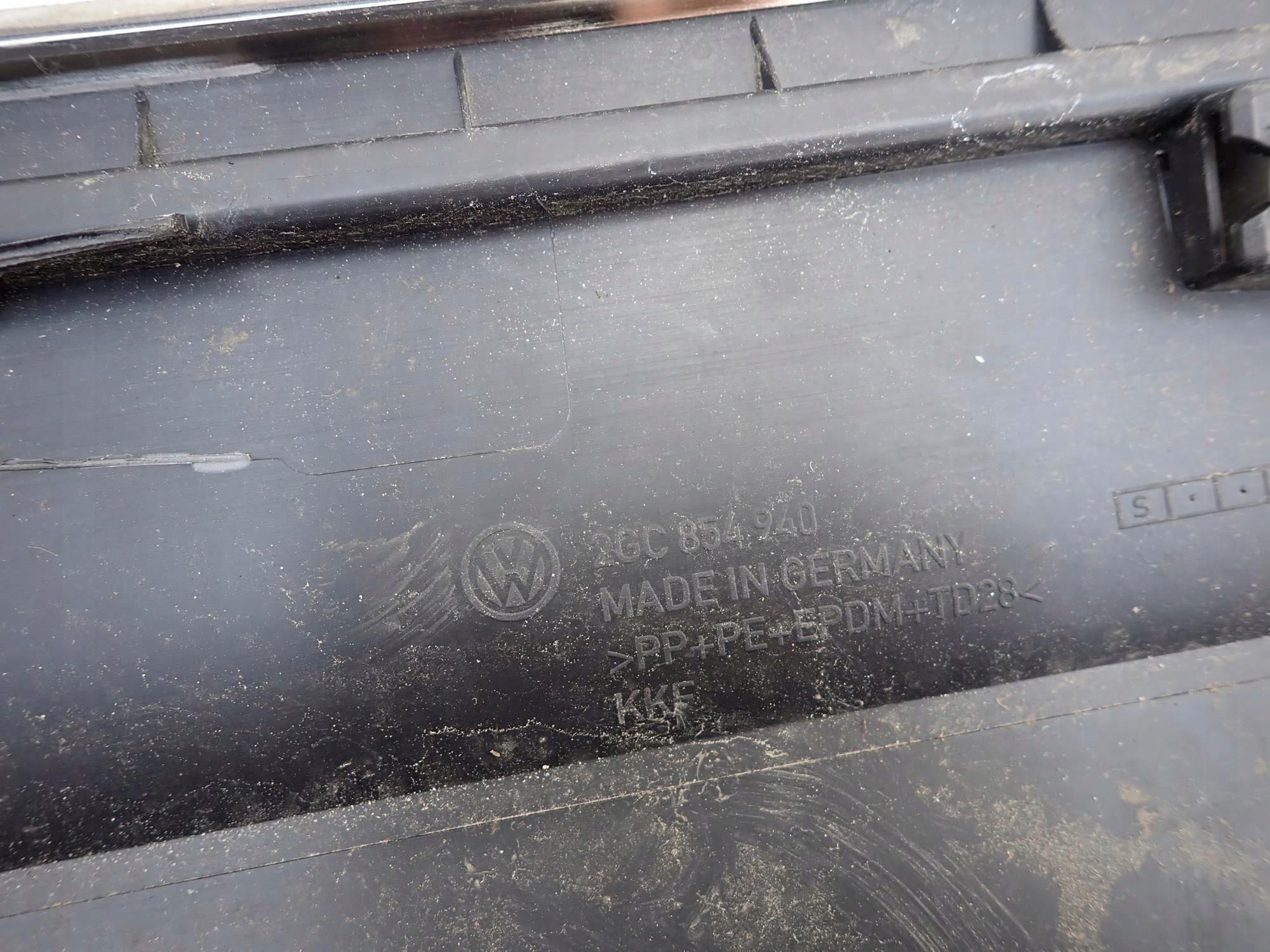 VW T-ROC 17-> moulding door right front CABRIO
