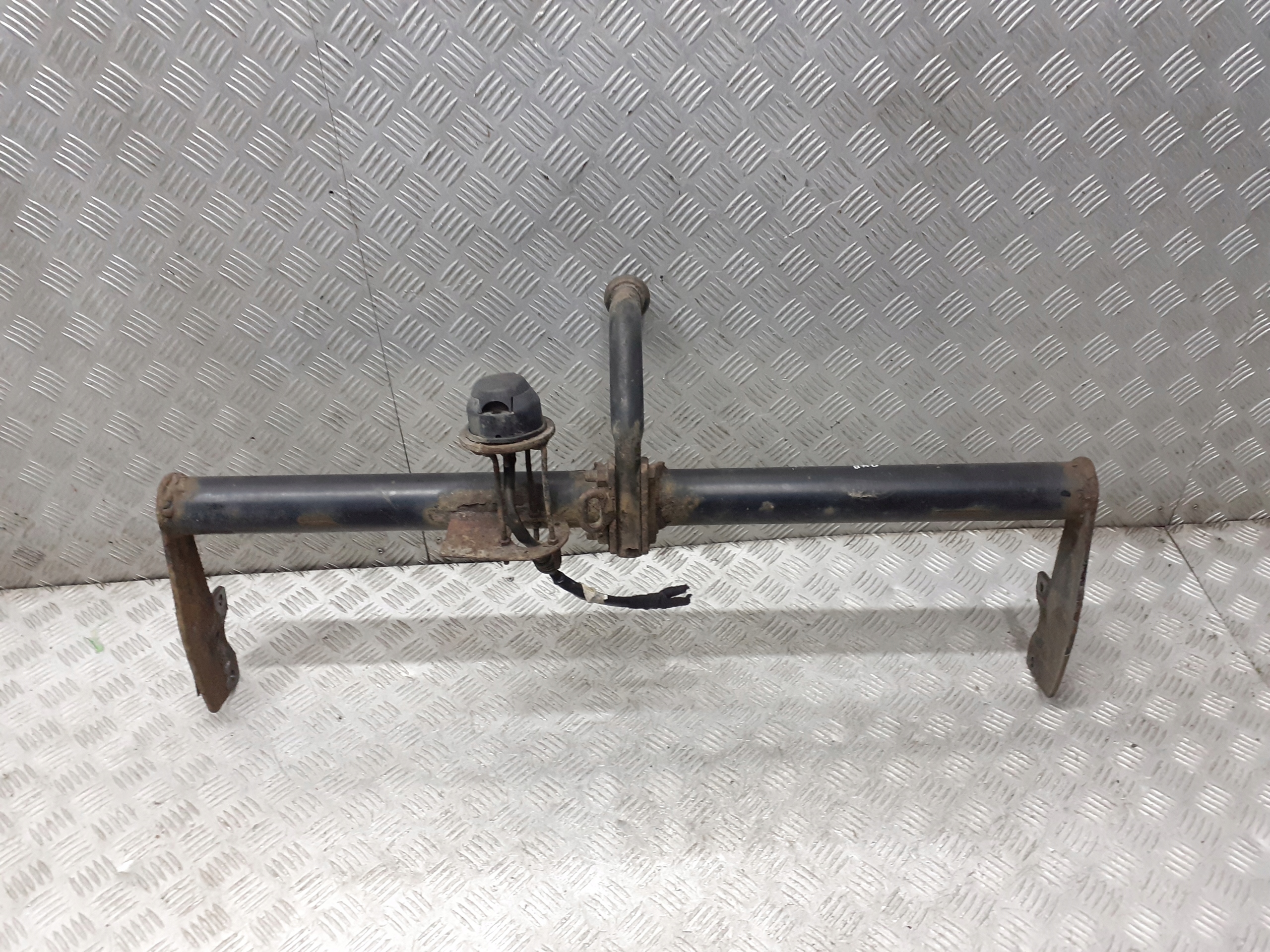 Буксирувальний гак MERCEDES W168