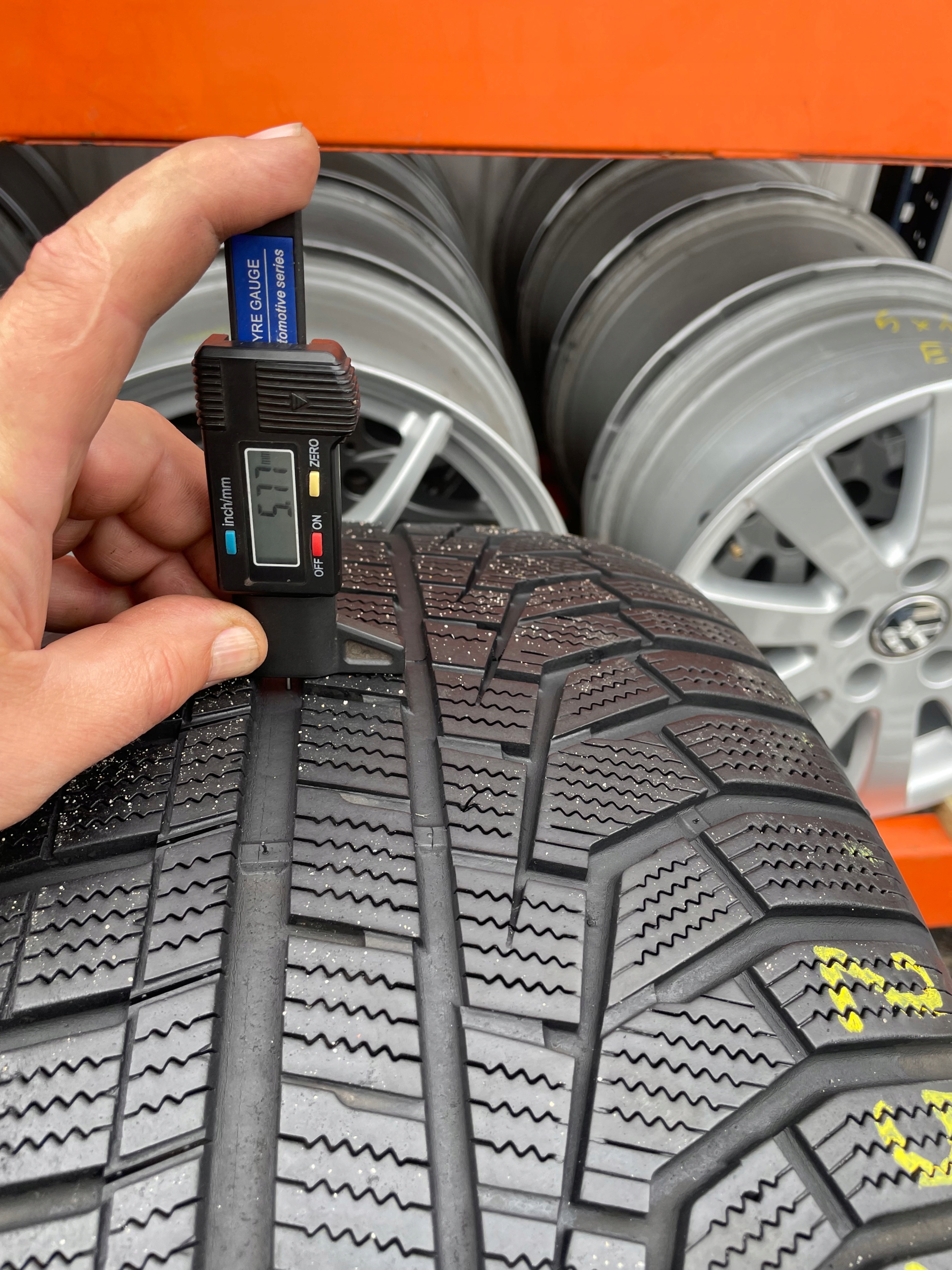 OPONA 255/55R19 111V HANKOOK WINTER I*CEPT EVO2 SUV W320A Szerokość opony 255 mm