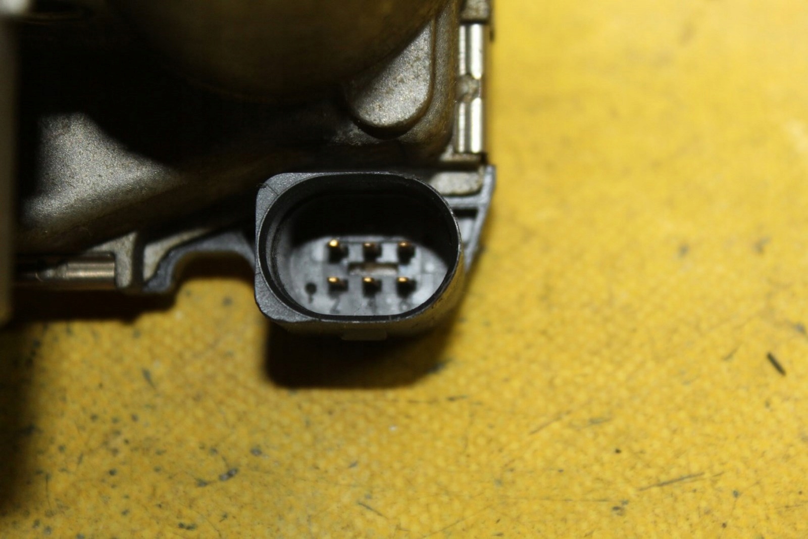 Audi OE 078133062B ДРОССЕЛЬНАЯ ЗАСЛОНКА