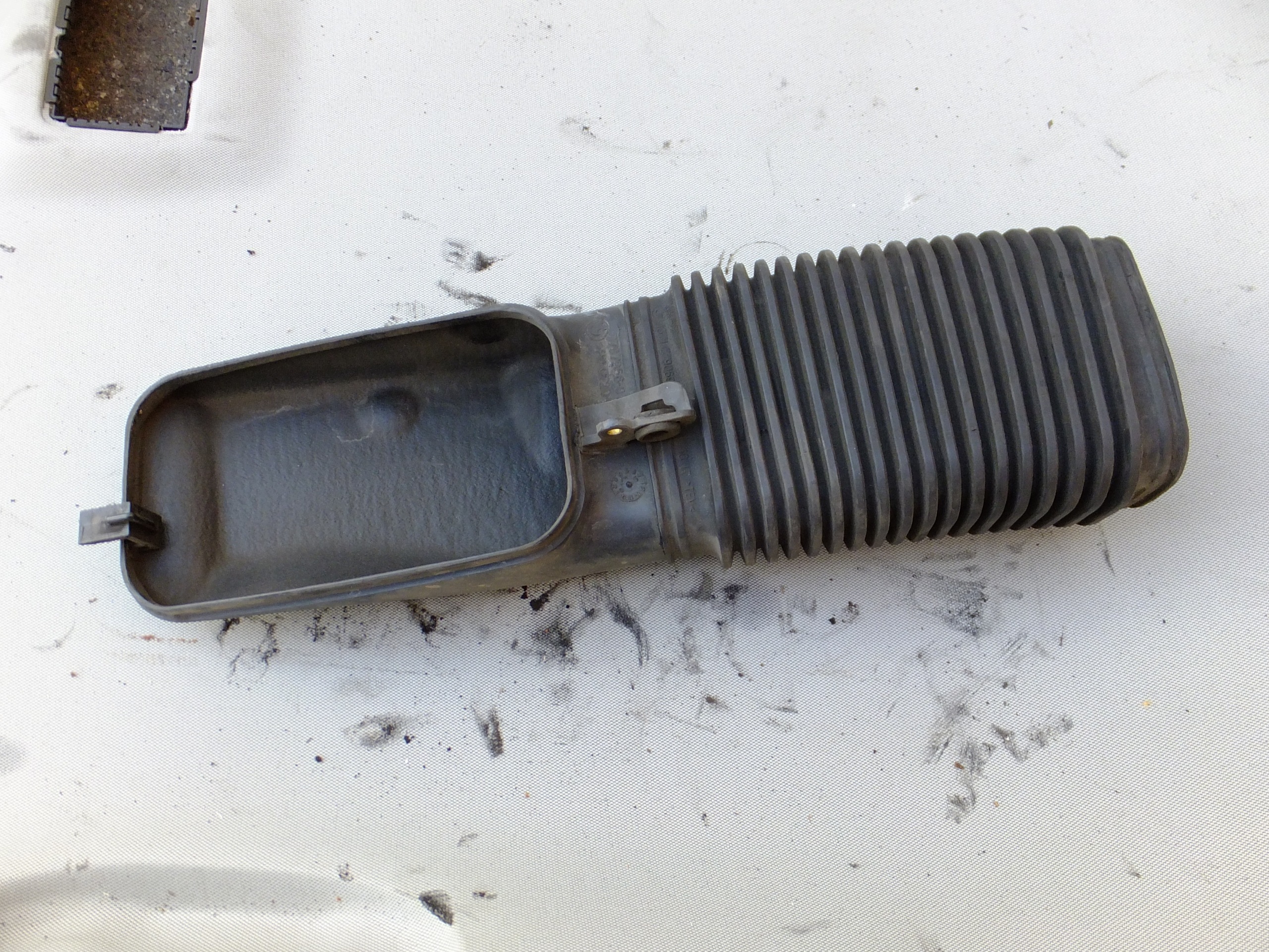 Gehäuse filter luft bmw e87 2,0 d 7797956 7790603