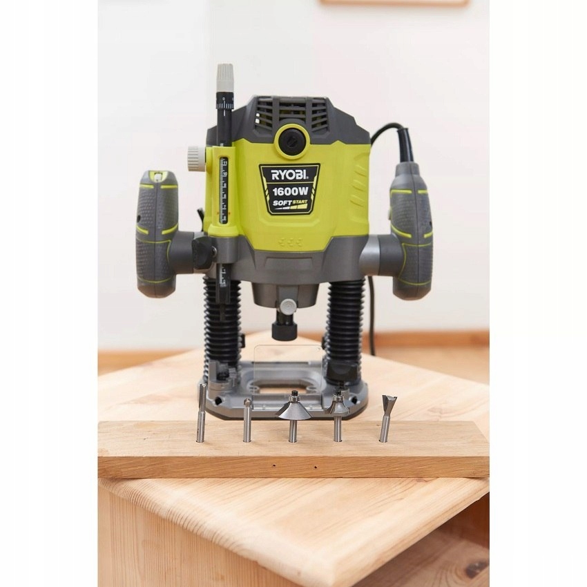 RYOBI FREZARKA GÓRNOWRZECIONOWA RRT1600-K 1600W Kod producenta 5133004796