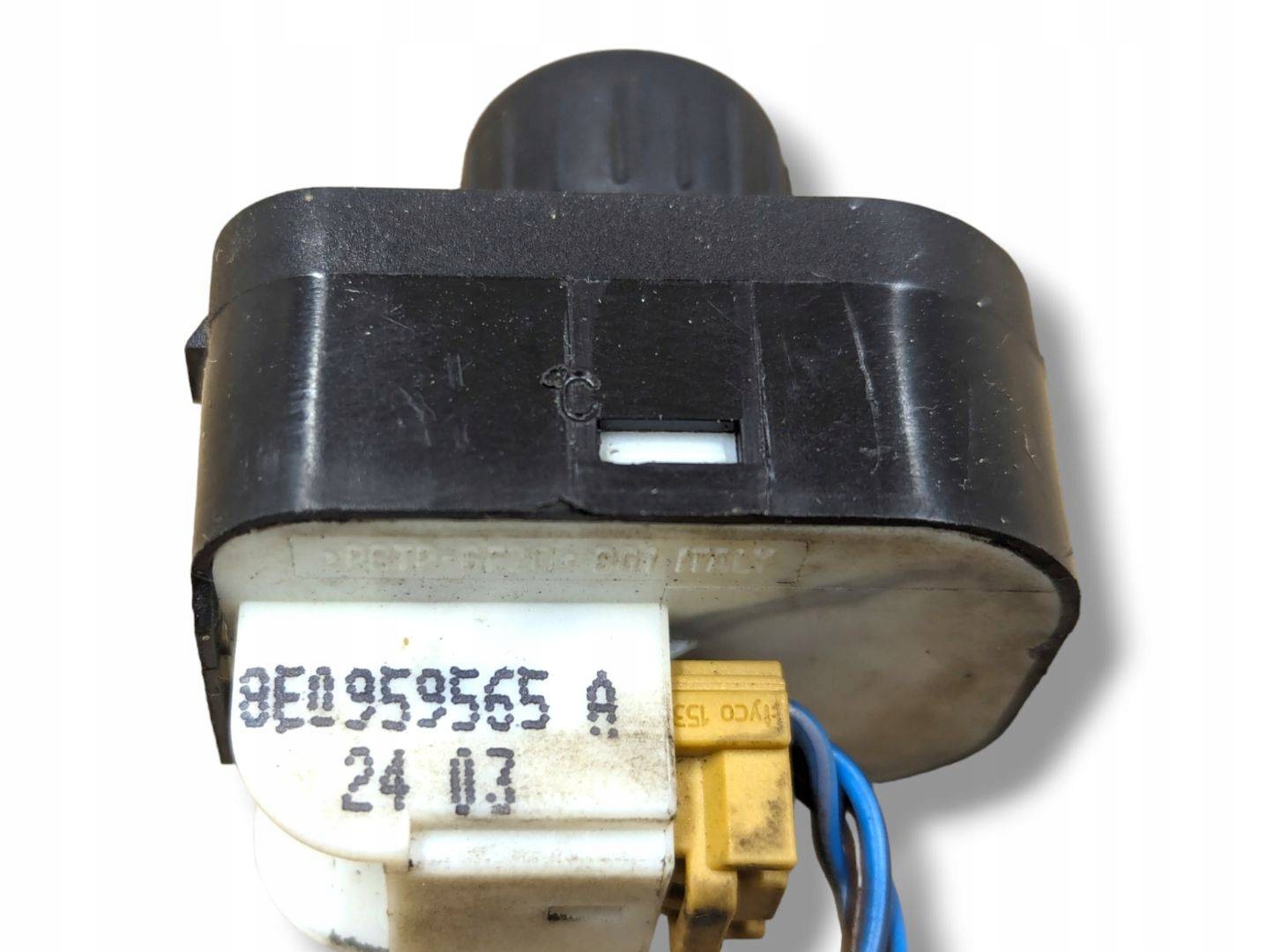 button control of mirrors bocznych Audi A4 B6 2004 8E0959565