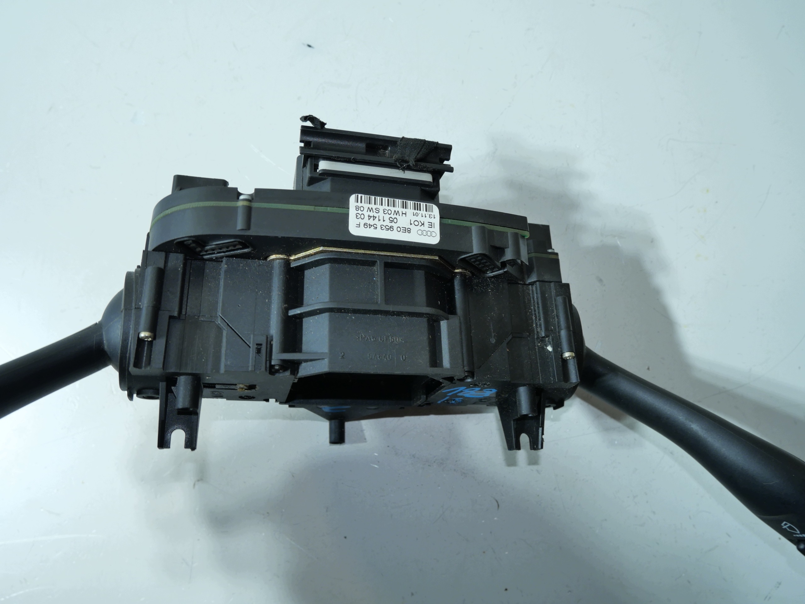 MANETKA Commodo essuie glace AUDI A4 8E0959549F