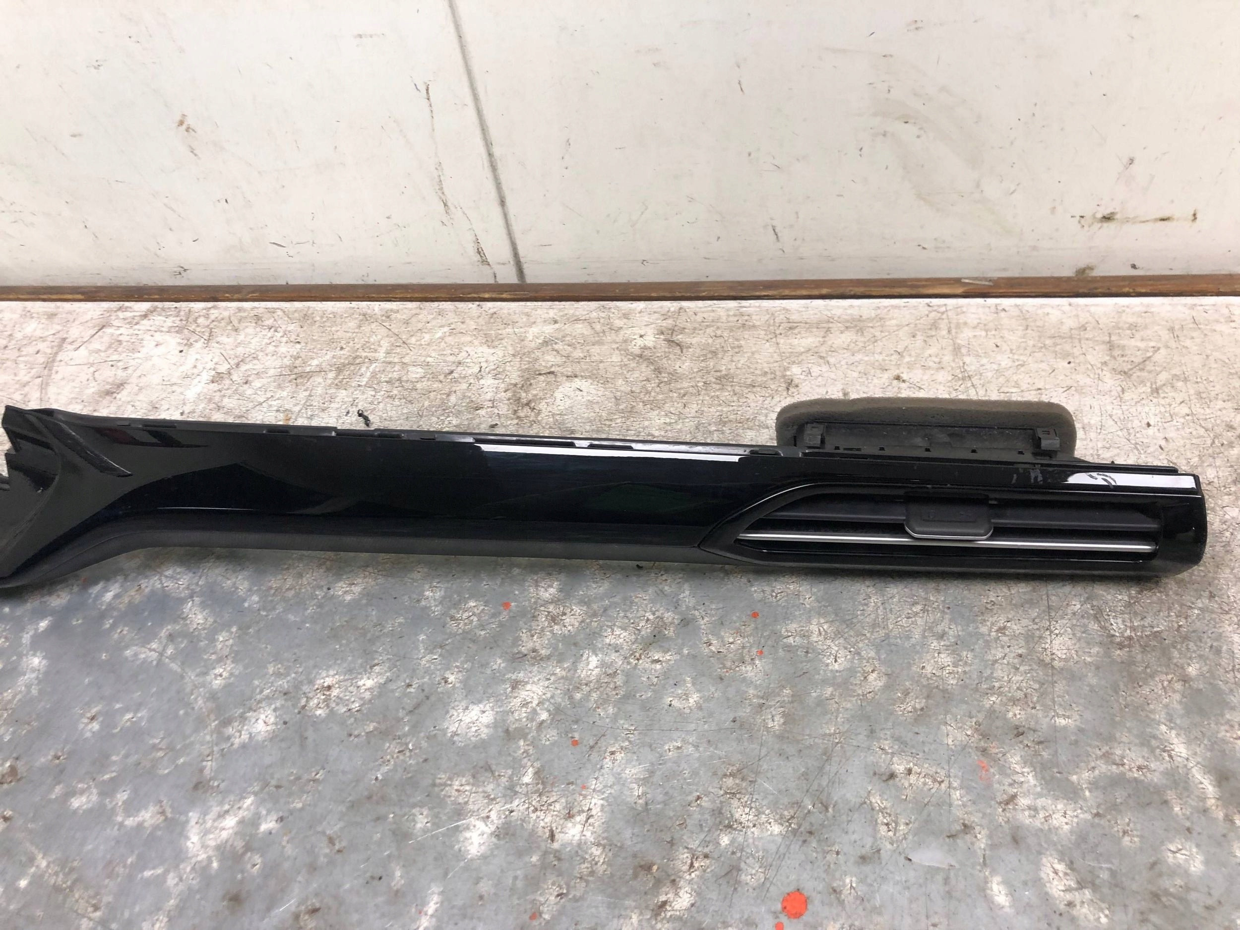 moulding DEKOR consoles VW ID4 ID.4 11B858416AA