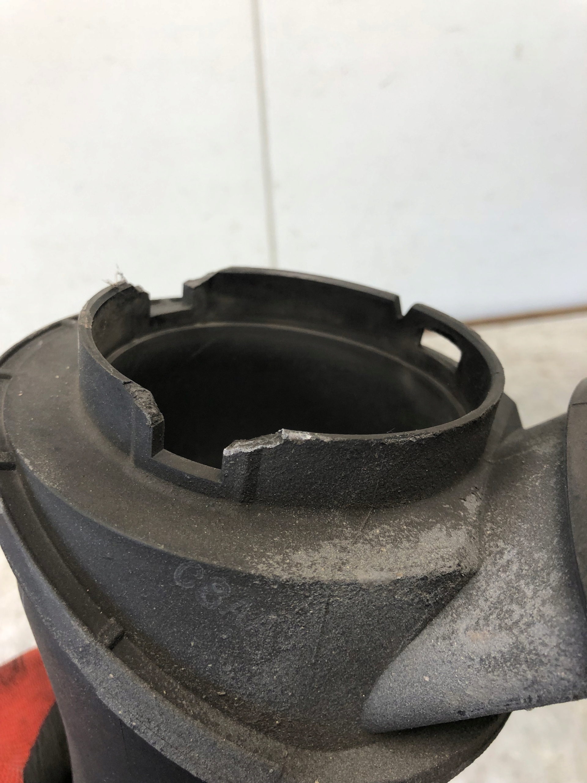pipe air hose MITSUBISHI PAJERO IV MR404731