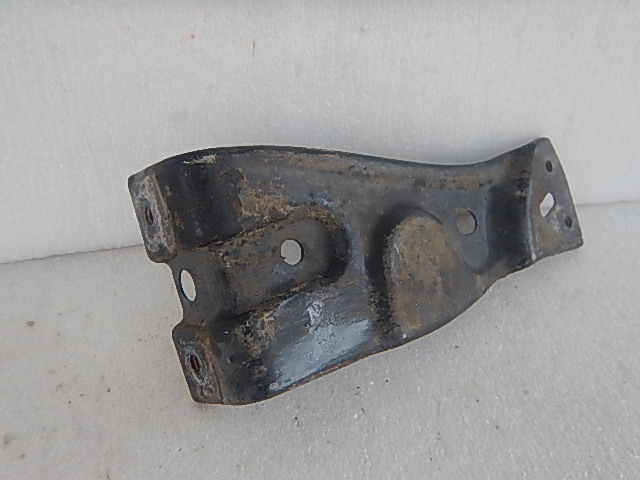 VW PASSAT B6 MOCOWANIE WSPORNIK BŁOTNIKA LEWEGO