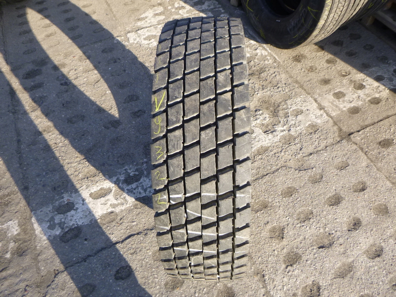 295 / 80R22. 5 Jinyu JD575 привід