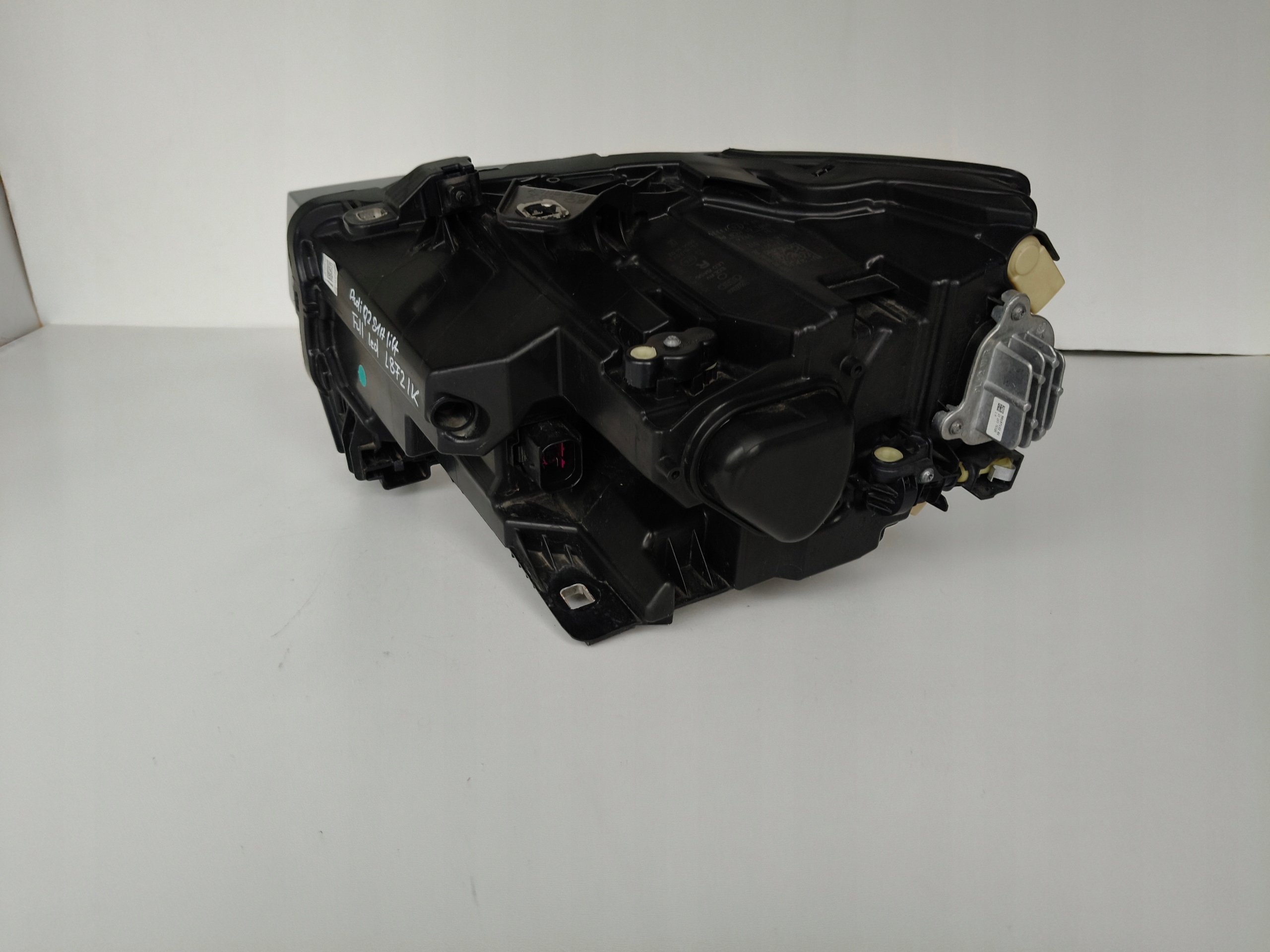 light right REFLEKTOR AUDI Q2 81A LIFT FULL LED