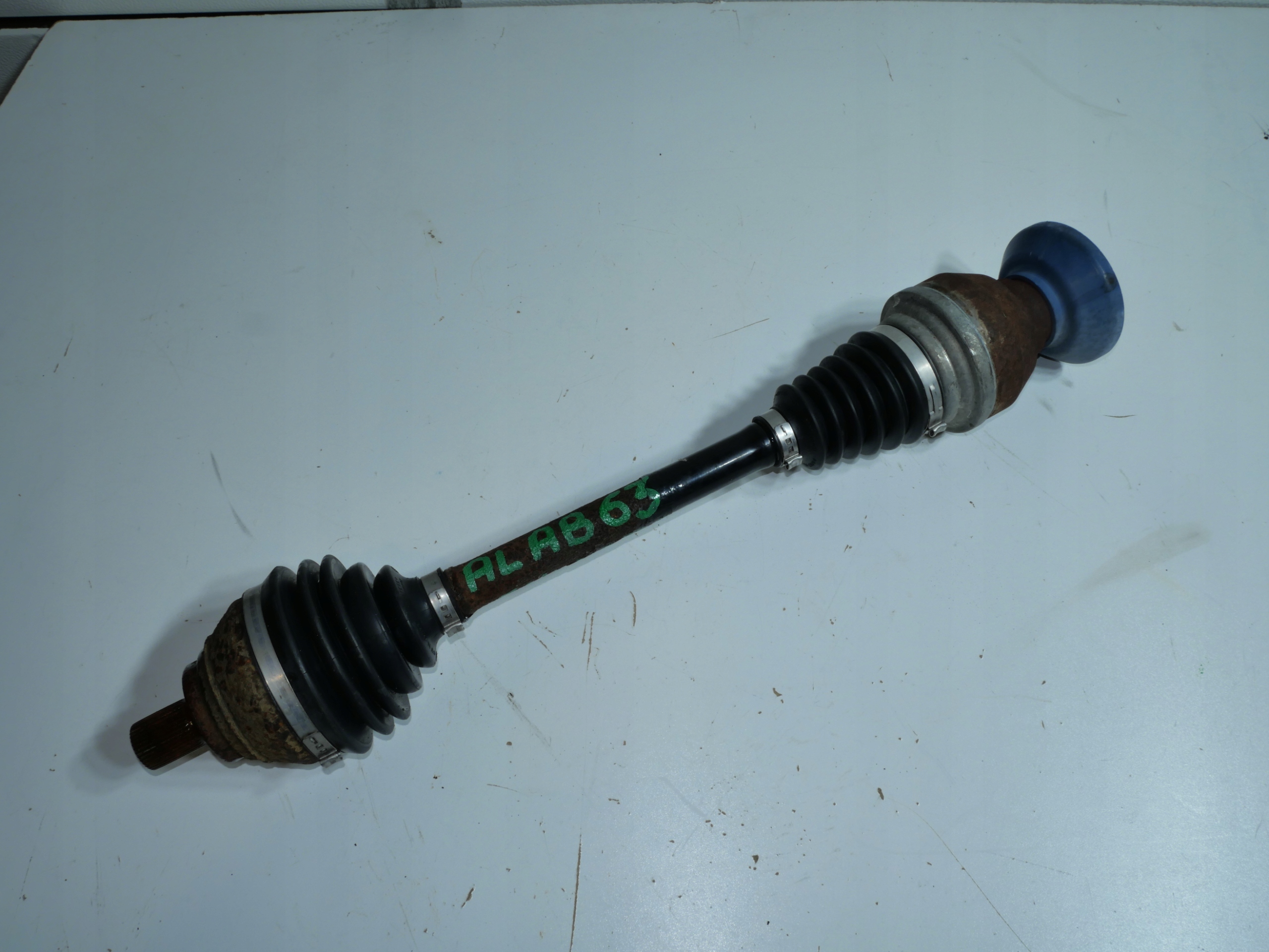 semi-axis front VW TIGUAN 5N0407764M