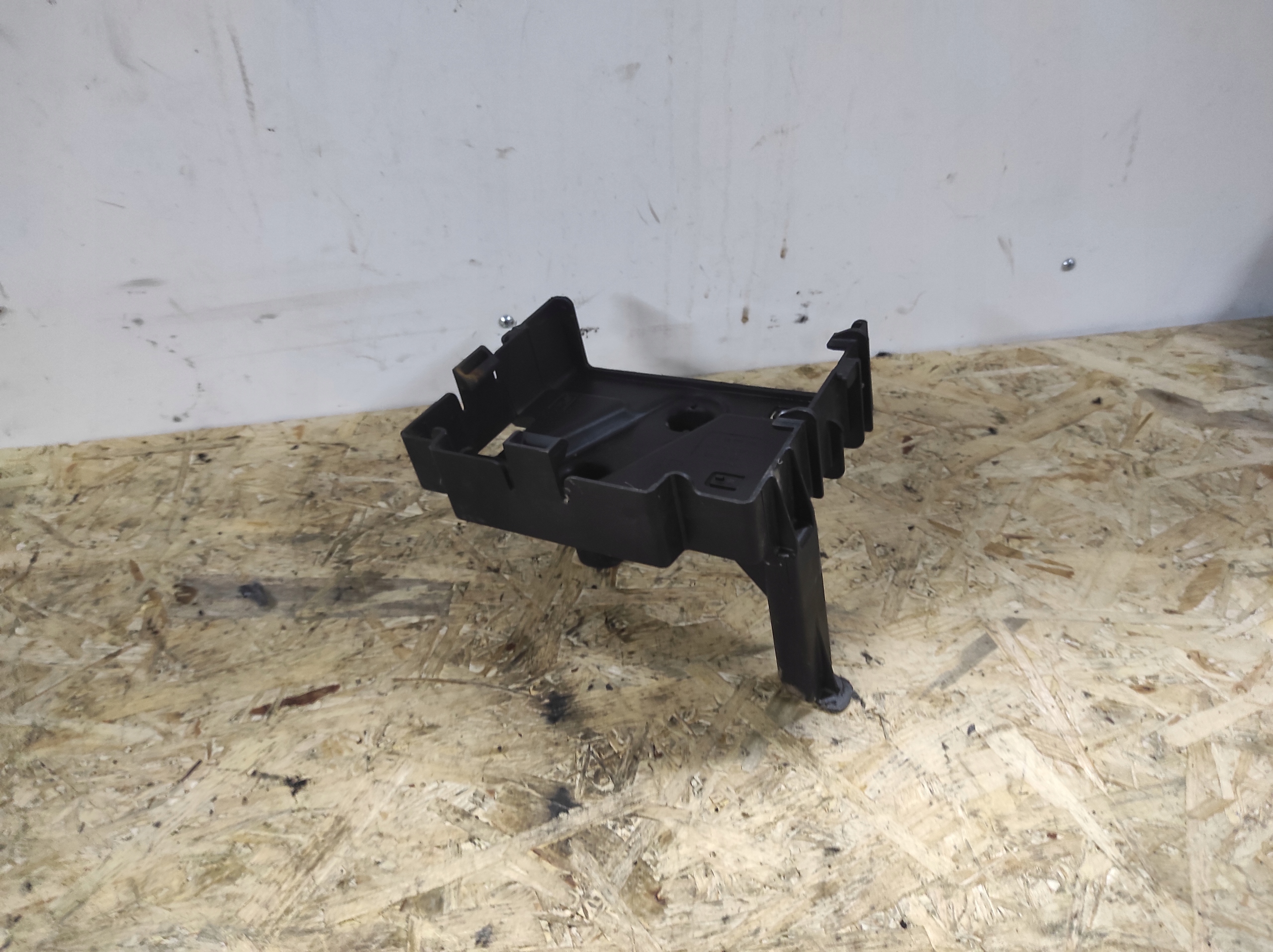 OPEL CORSA E SUPPORT PLAQUE POUR BATTERIE 13440278