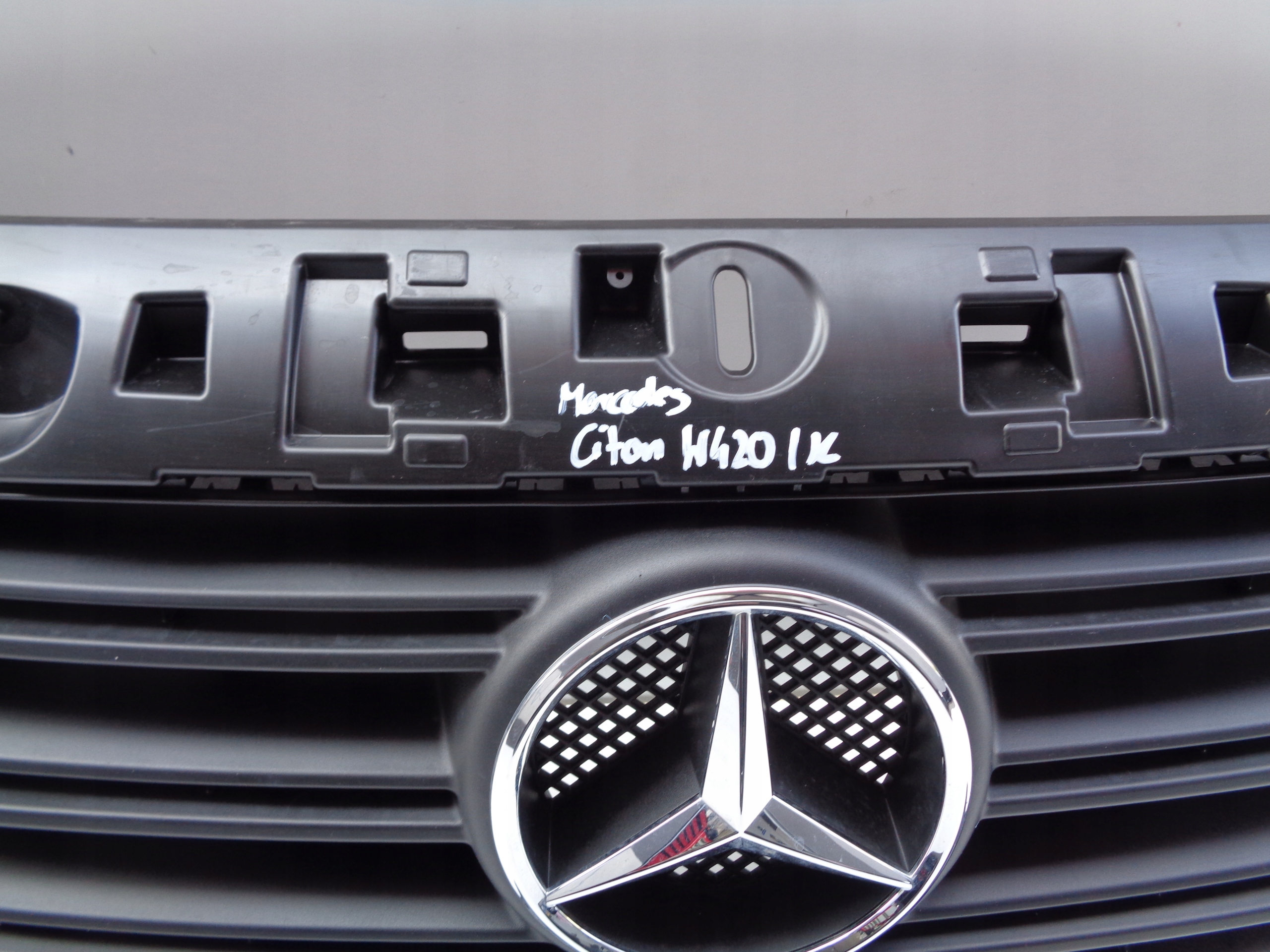 grille MERCEDES CITAN W420 21