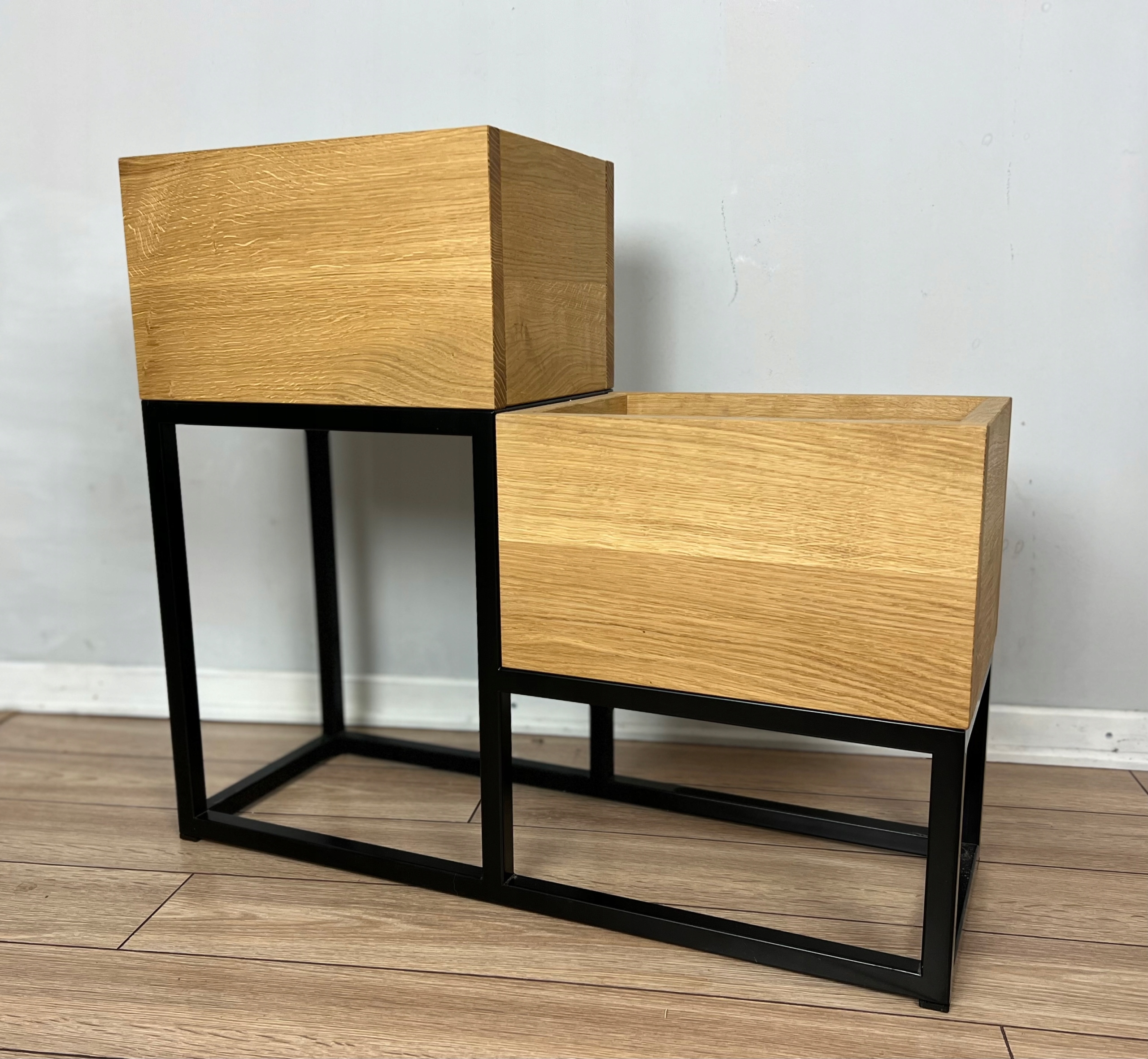 KWIETNIK drewniany DĄB Lite drewno LOFT Stal Maksymalna liczba donic 2