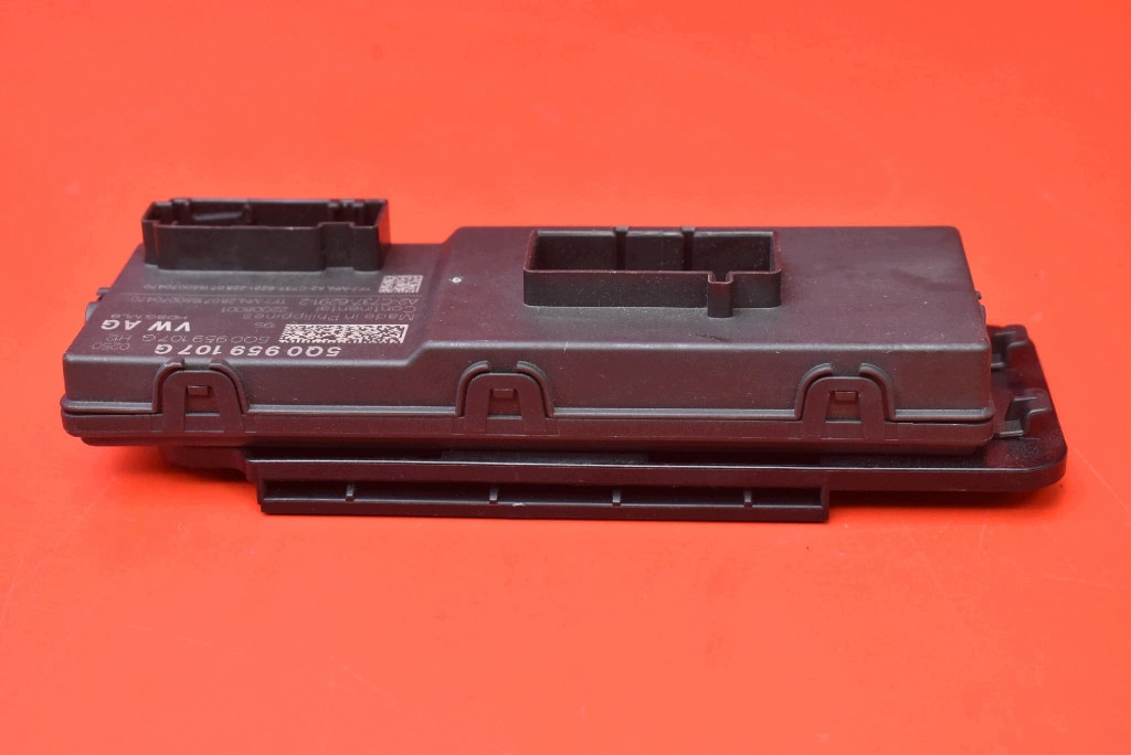control unit module bonnet boot rear part 5Q0959107G SKODA SUPERB 3 III HB 15-20