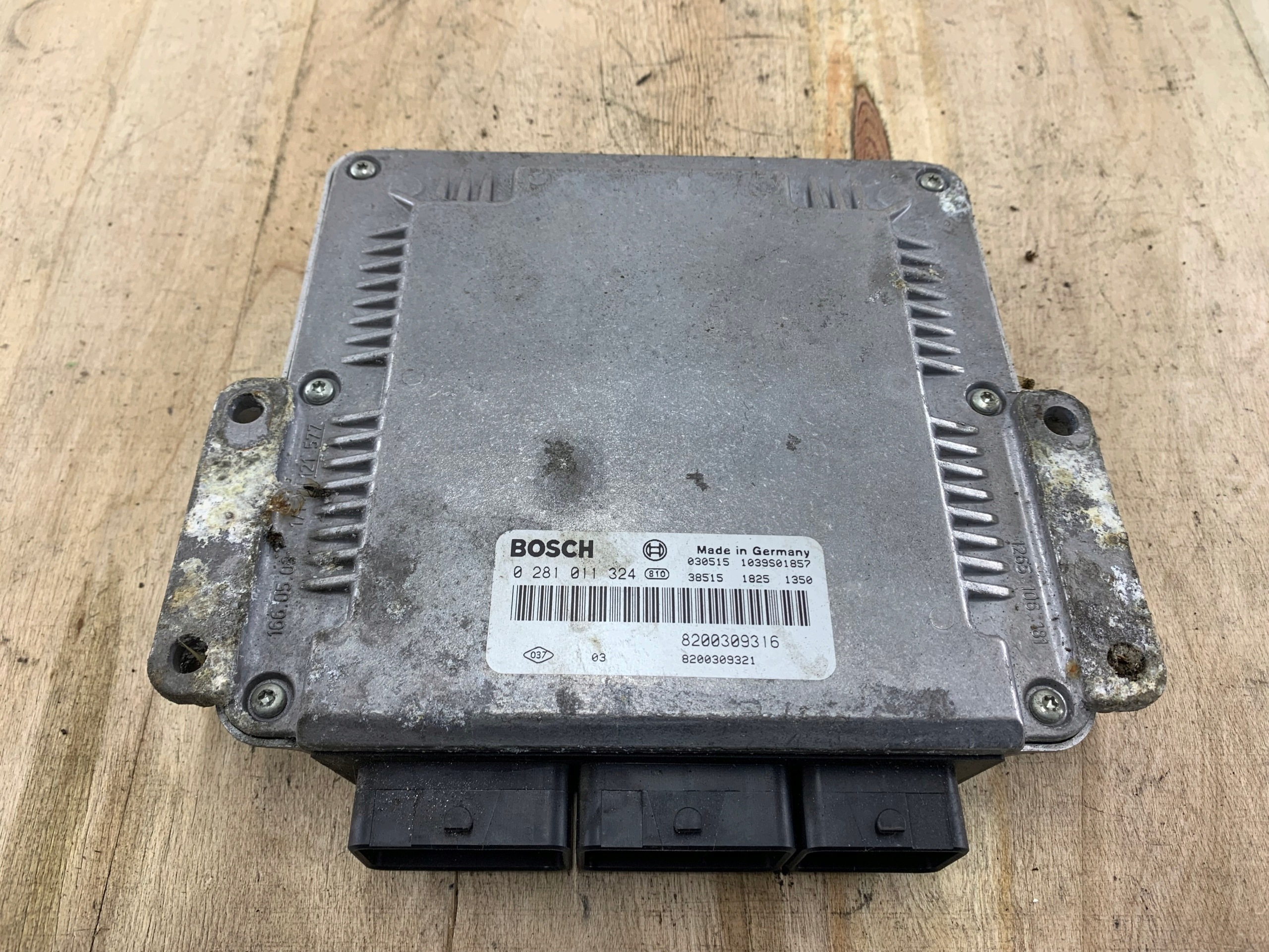 RENAULT LAGUNA II 1.9 DCI unité de commande électronique uce moteur 8200309316
