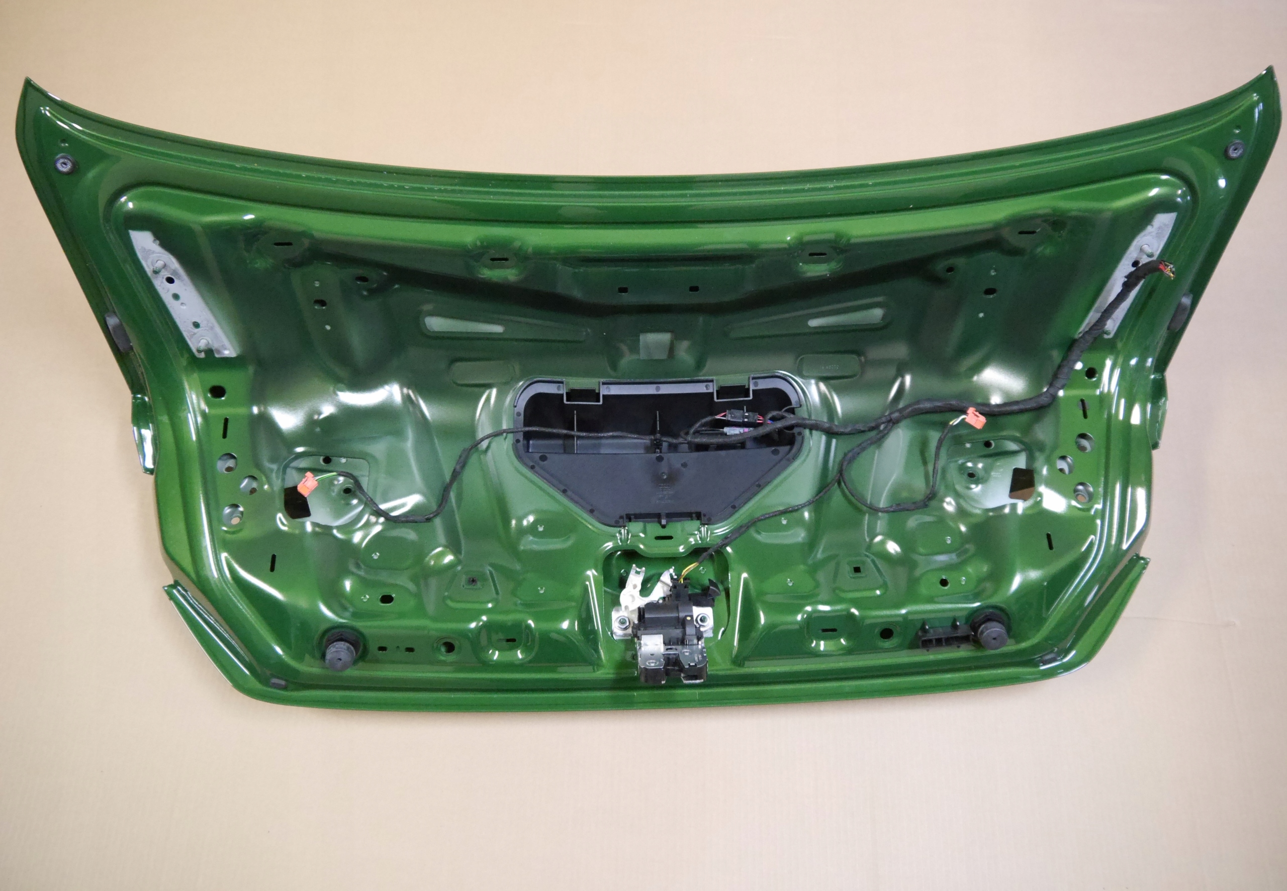 AUDI A5 8W KLAPA TYŁ BAGAŻNIKA LX6R COUPE KAMERA Producent części Audi OE