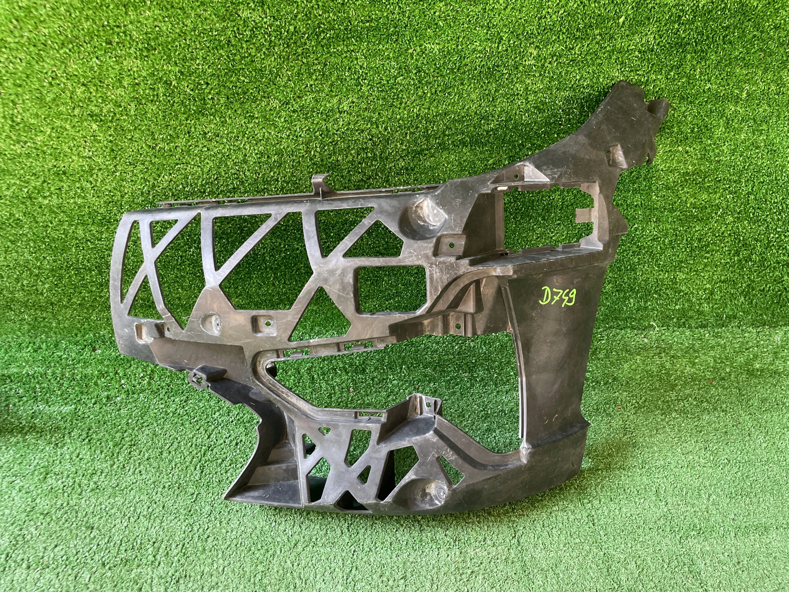 BMW 3 G20 G21 bumper bracket front front left 7422247