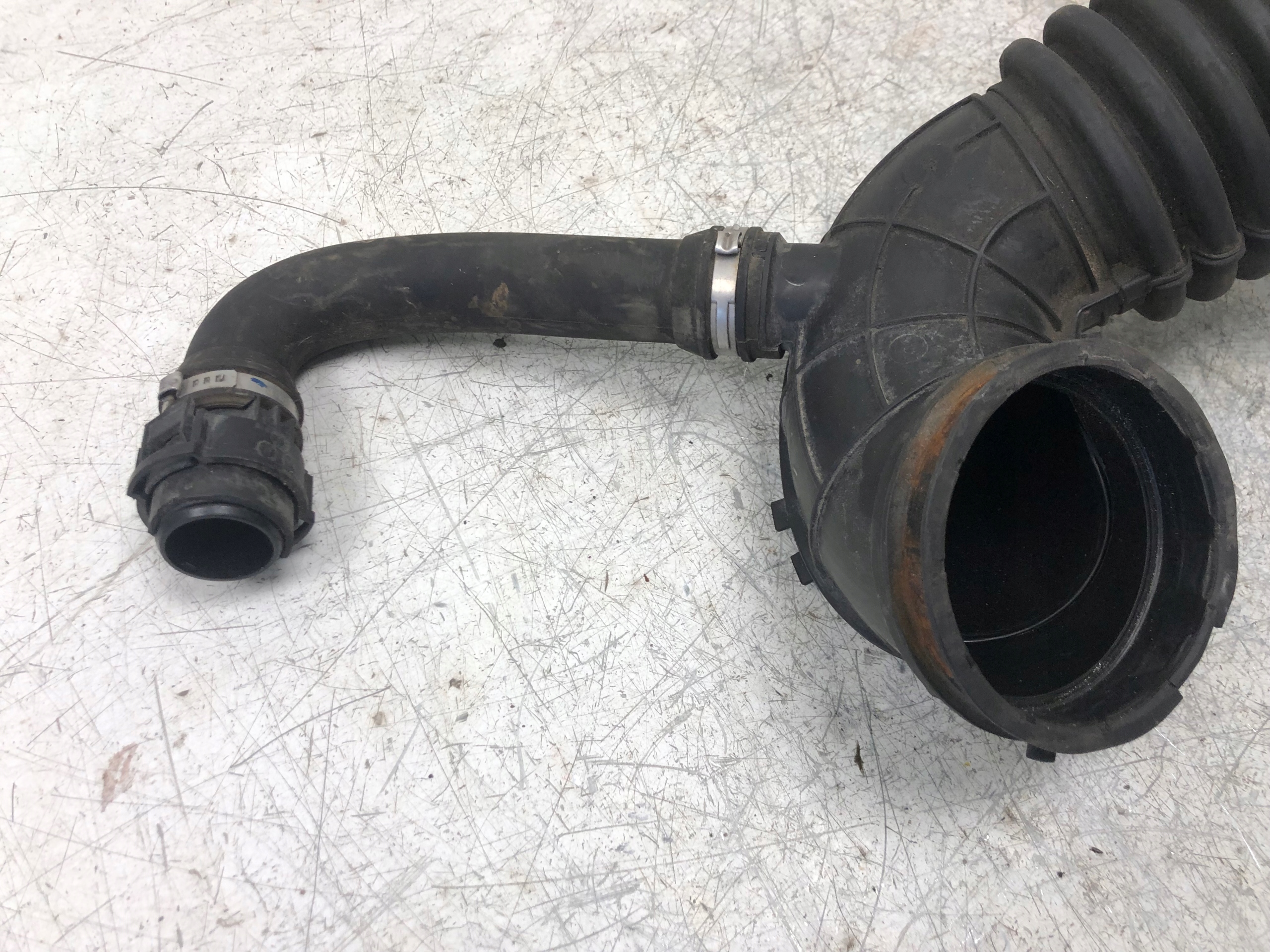 pipe air hose BMW F20 58650910