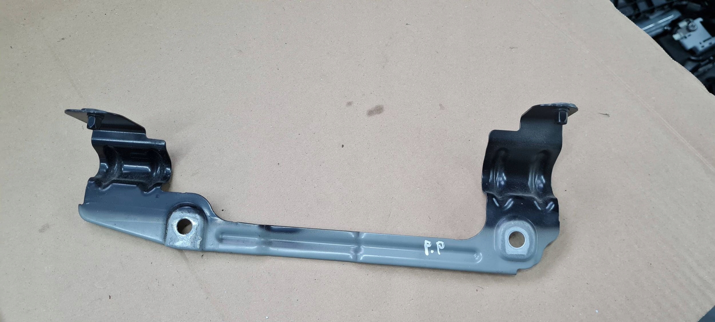 A6 C8 4K bracket support holder BLORNIKA right right front LY9B 4K0821168